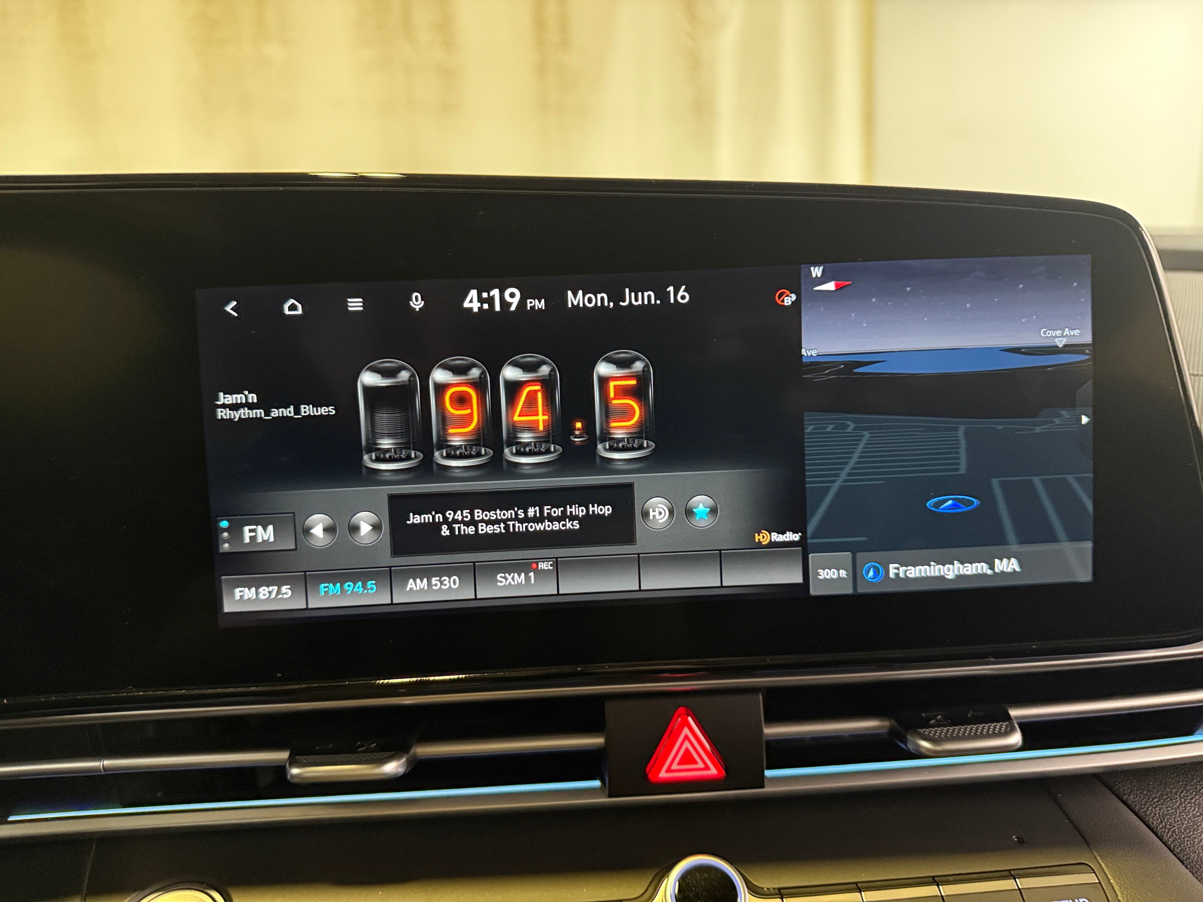 2022 Hyundai Elantra Limited Edition 3