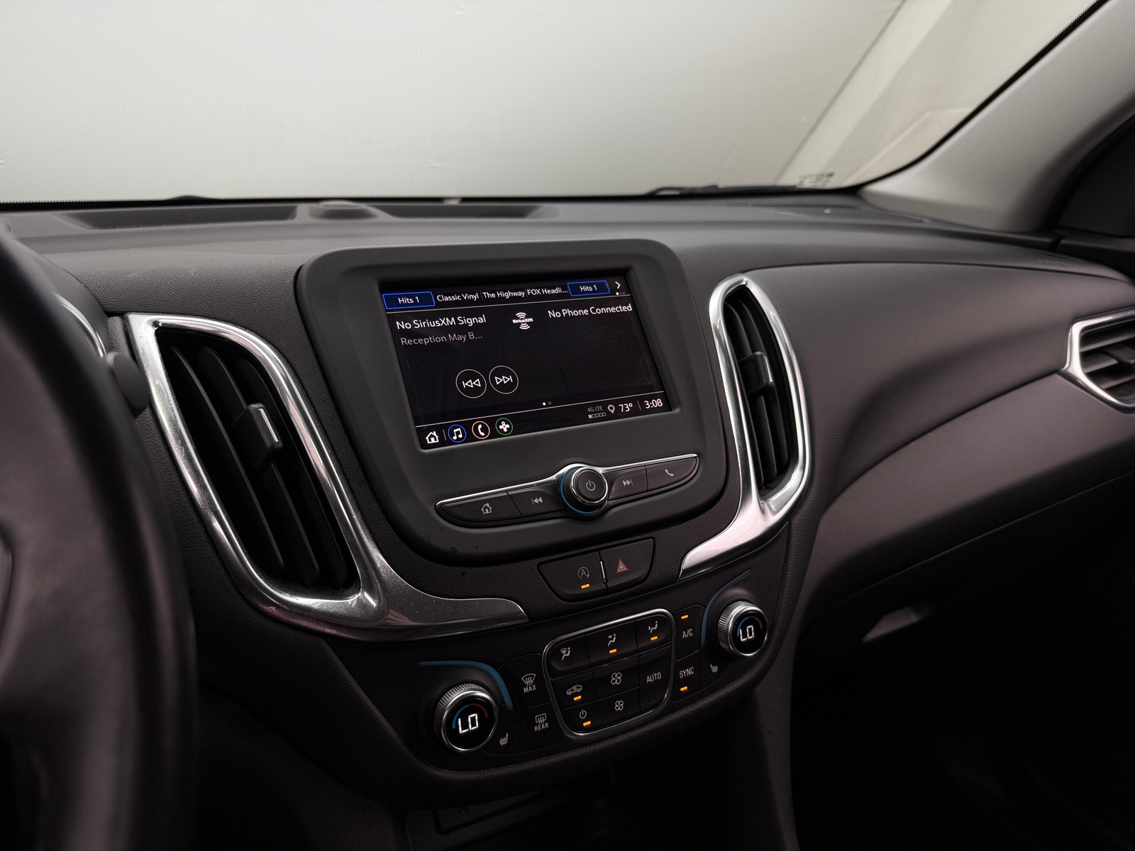 Thumbnail: 2022 Chevrolet Equinox - 4