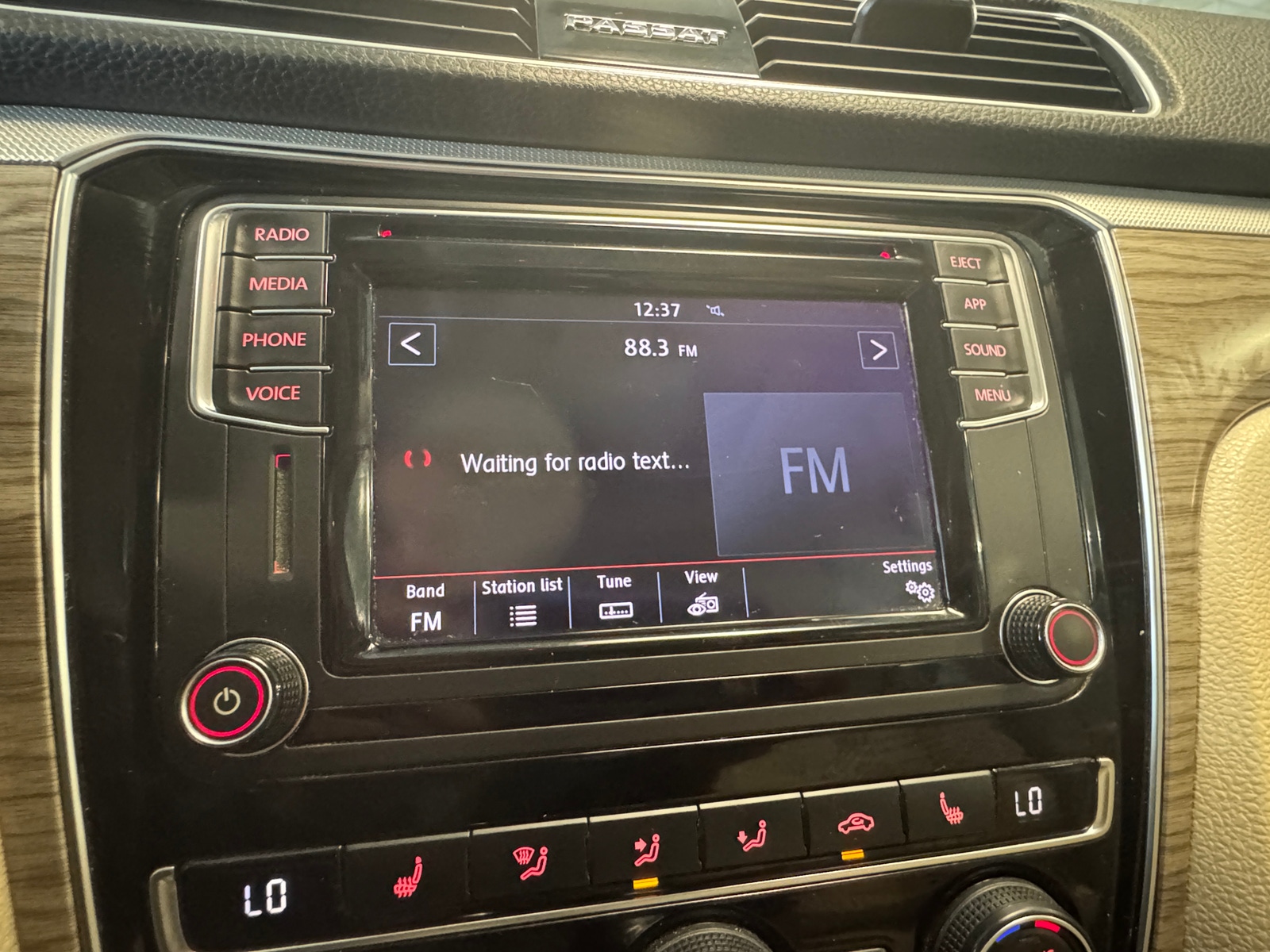 Thumbnail: 2018 Volkswagen Passat - 3