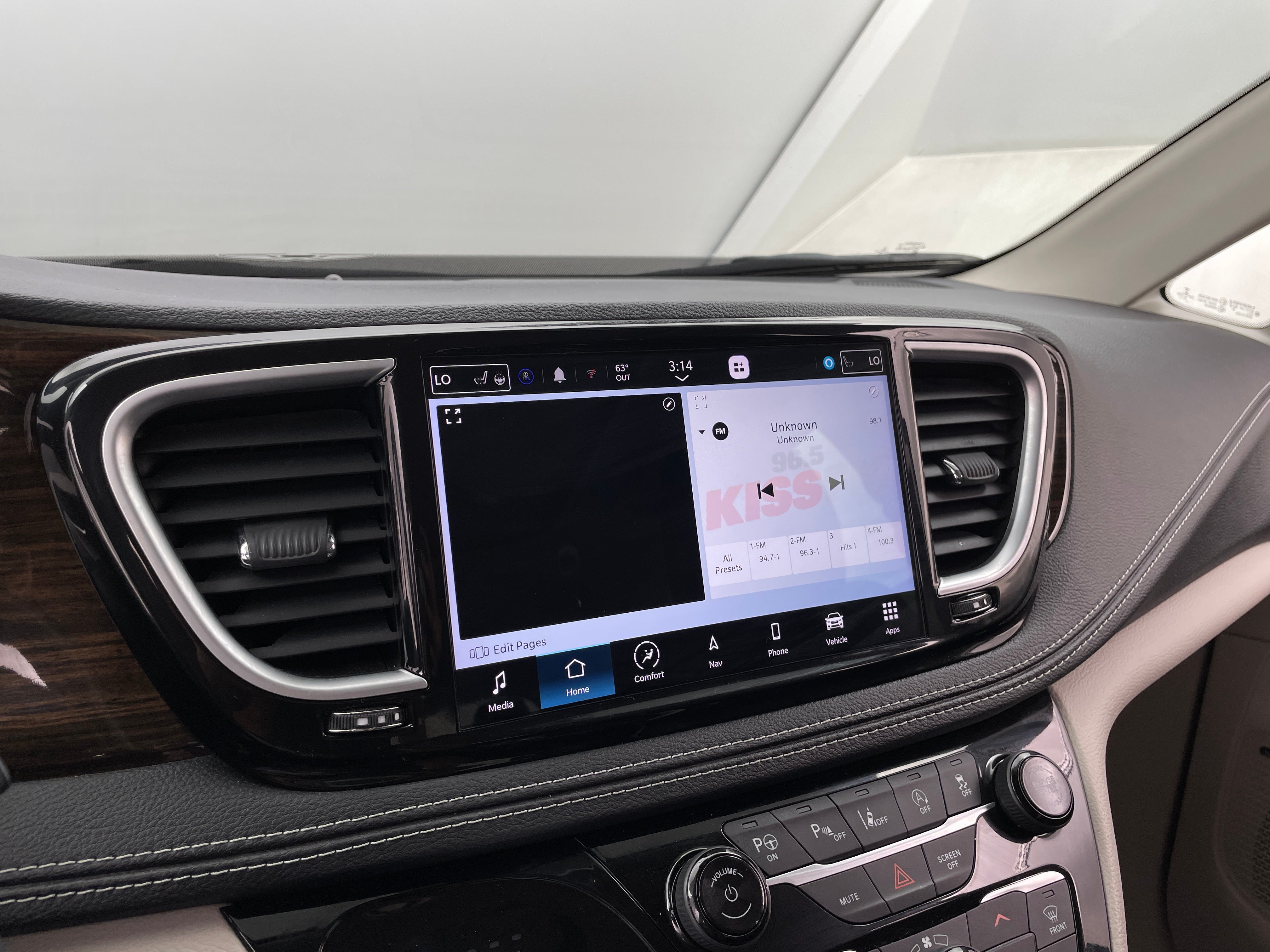 2022 Chrysler Pacifica Limited 3
