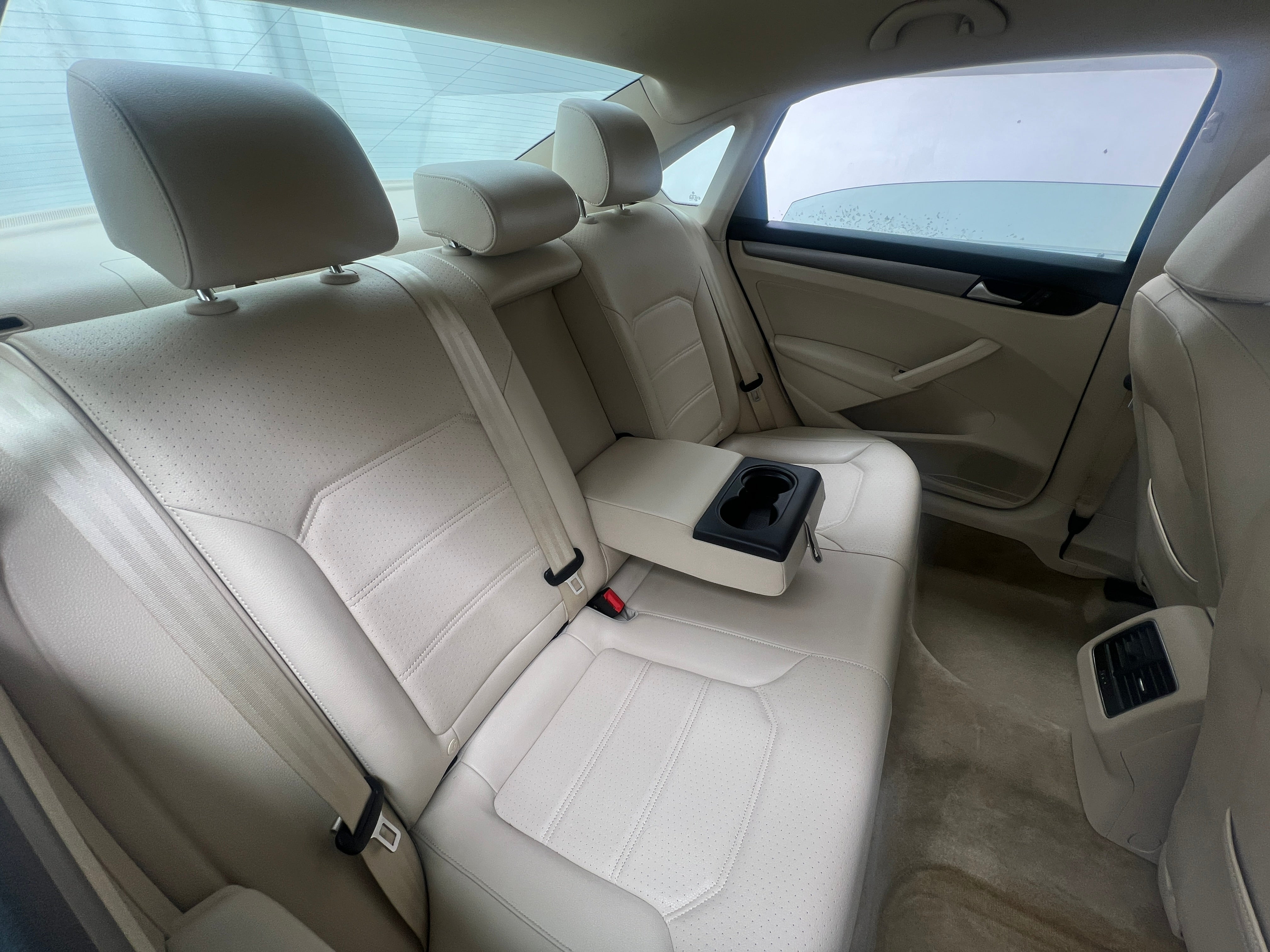 2015 Volkswagen Passat SE 5