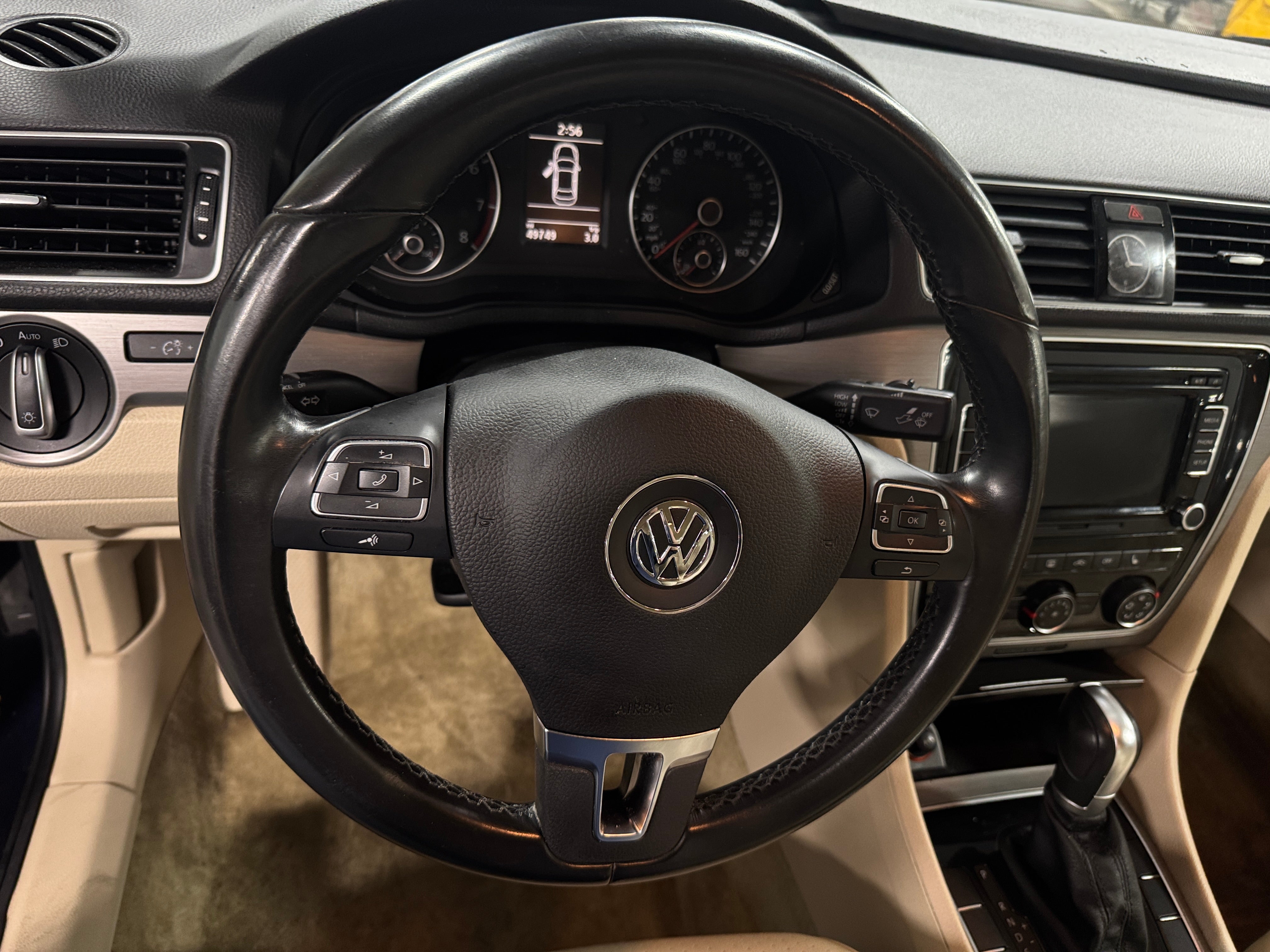 2015 Volkswagen Passat SE 4