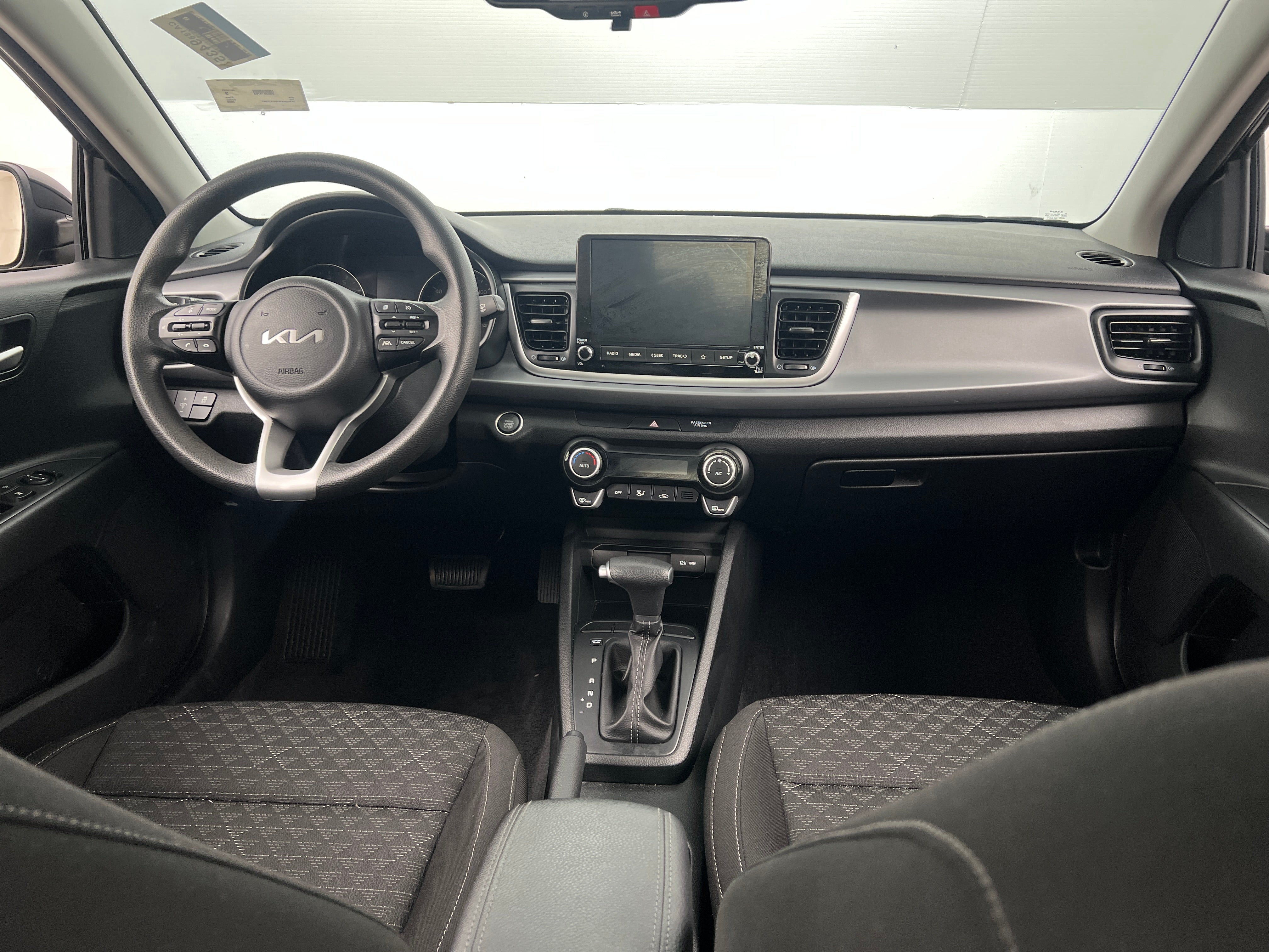 2023 Kia Rio S 3