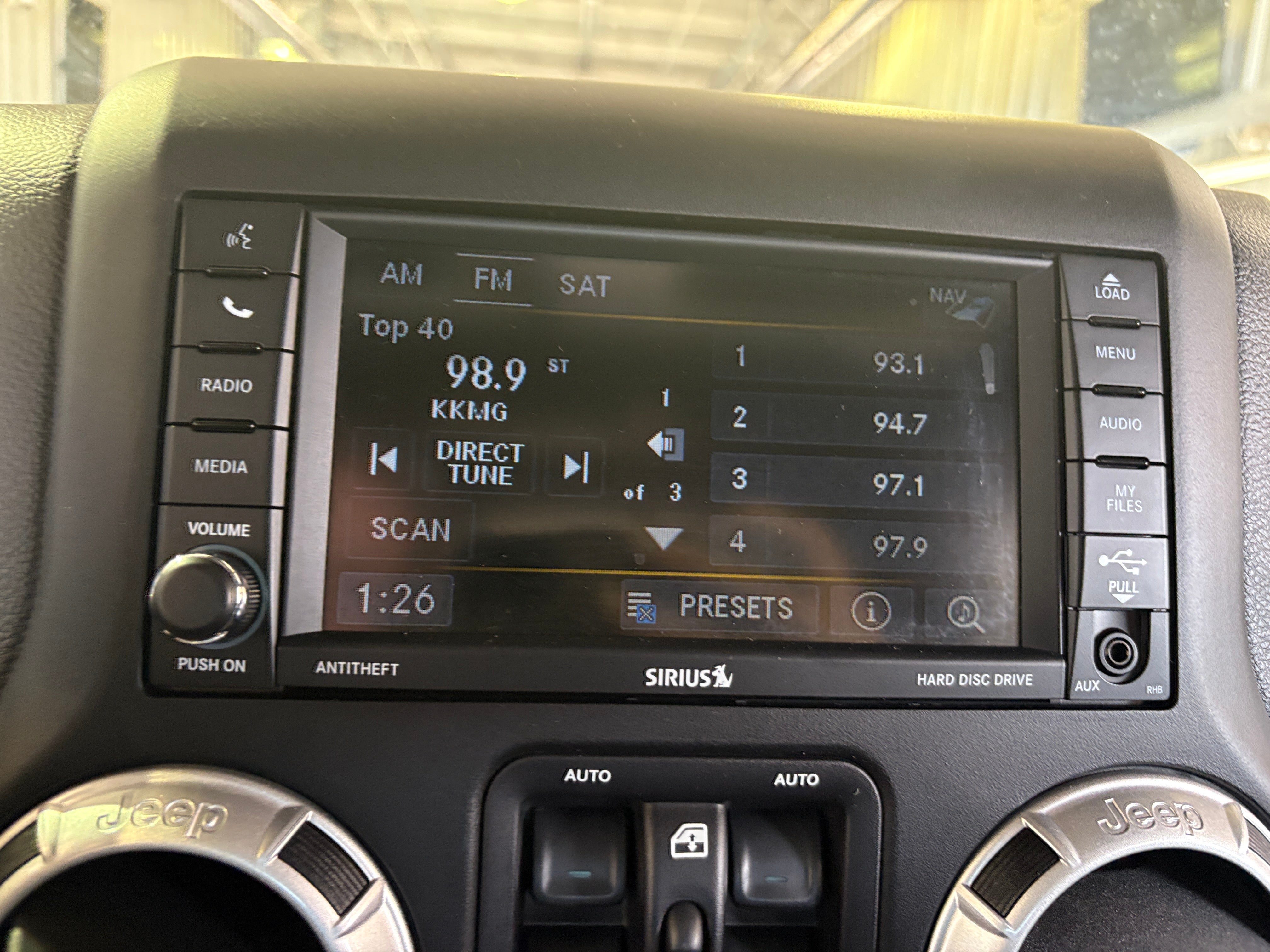 2015 Jeep Wrangler Unlimited Sahara 3