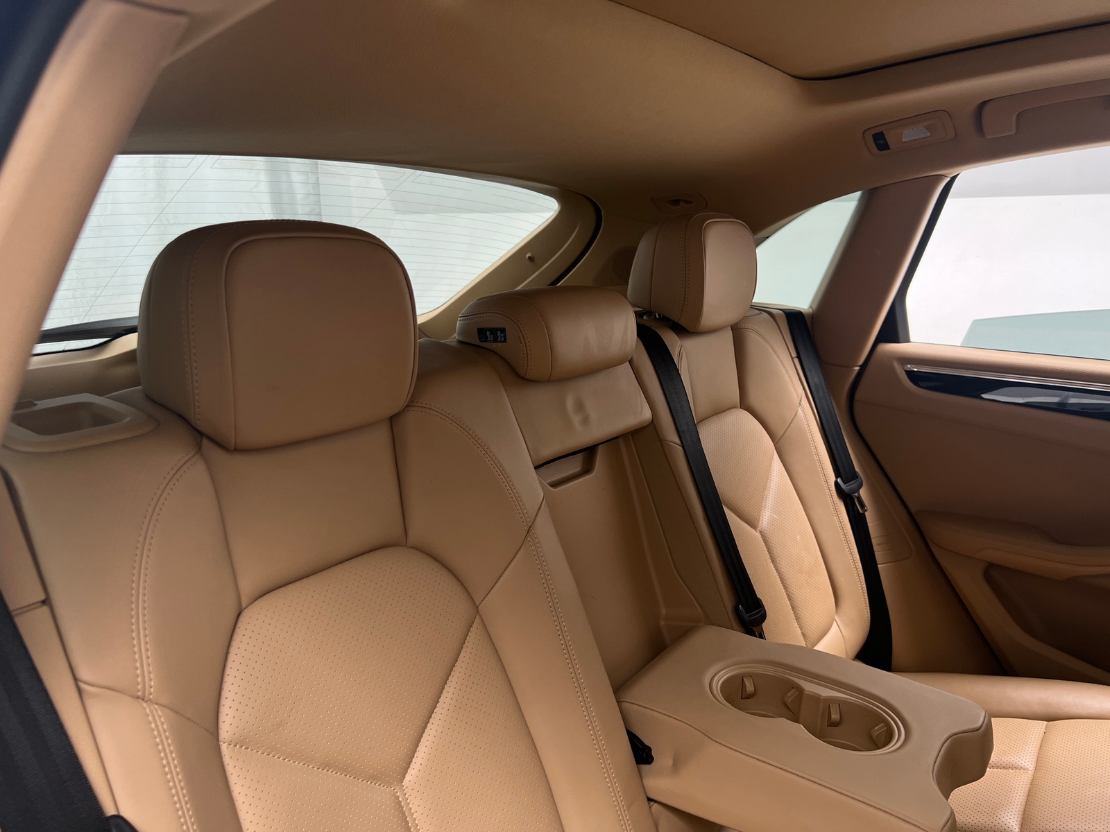 Thumbnail: 2015 Porsche Macan - 5
