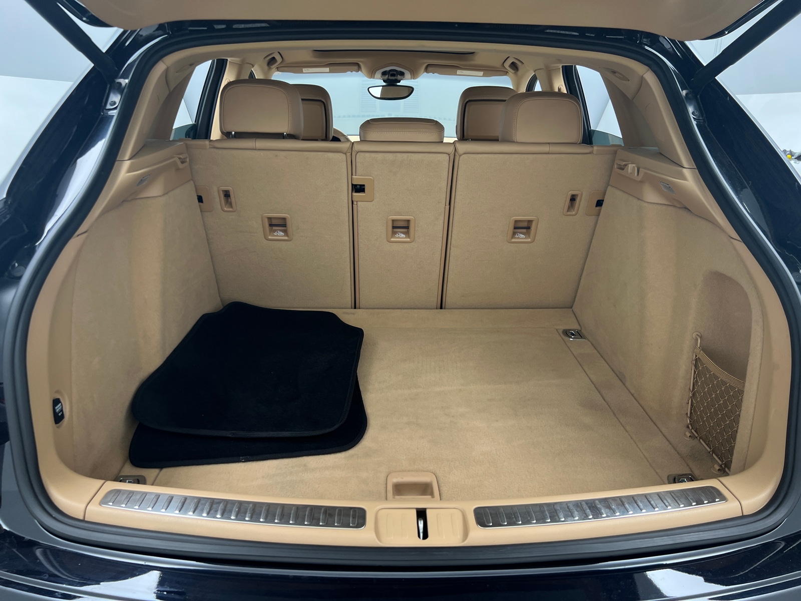 Thumbnail: 2015 Porsche Macan - 6