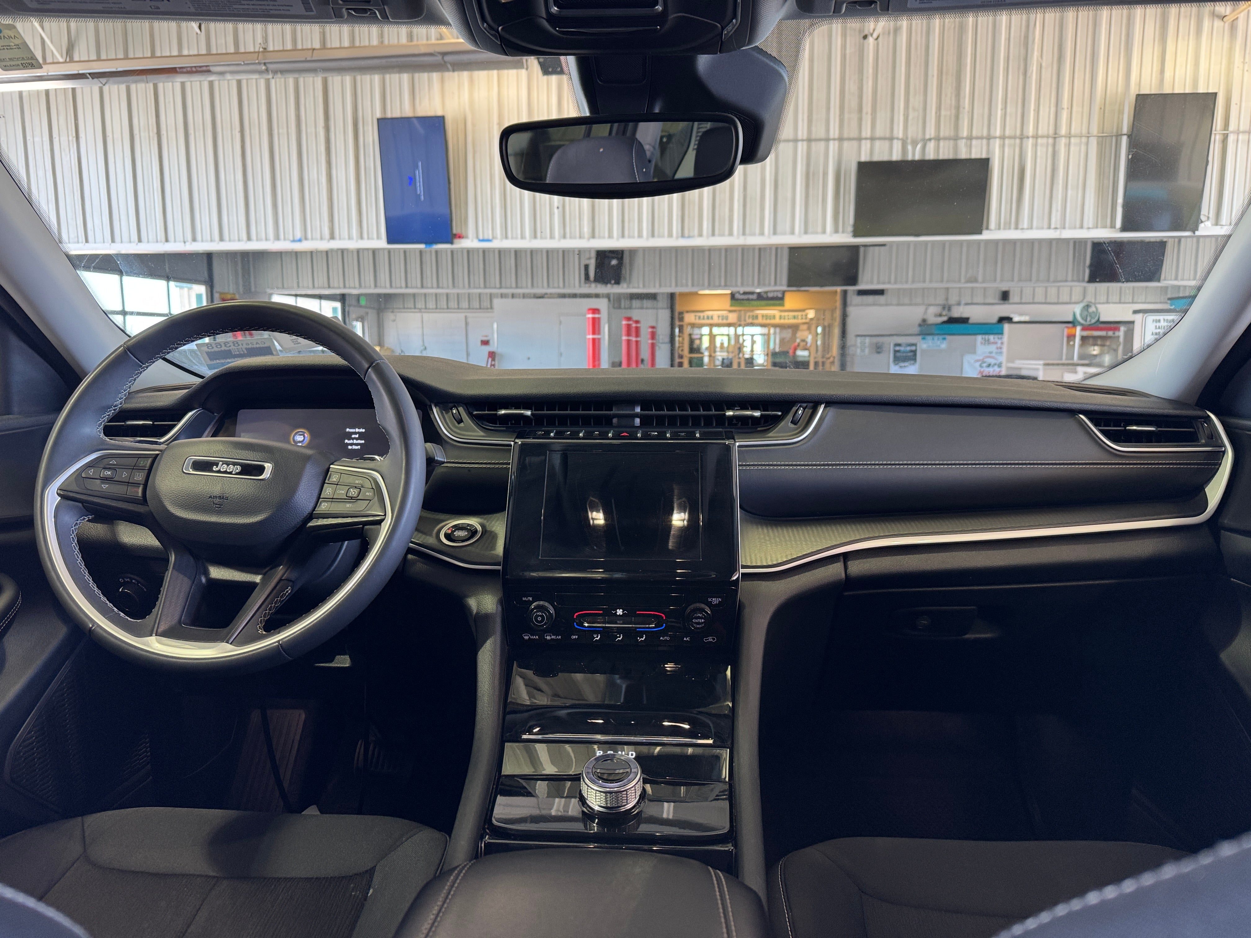 Thumbnail: 2023 Jeep Grand Cherokee L - 3