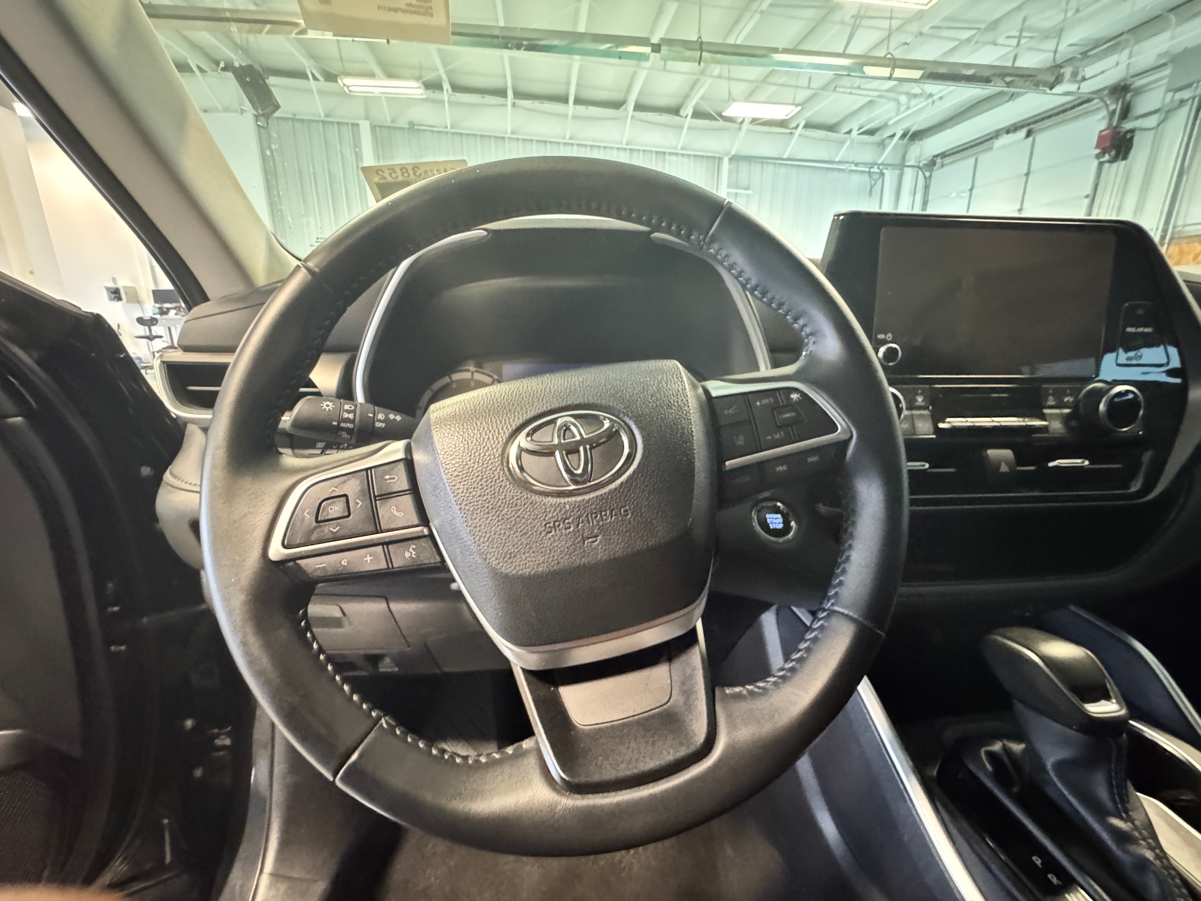 2023 Toyota Highlander XLE 4