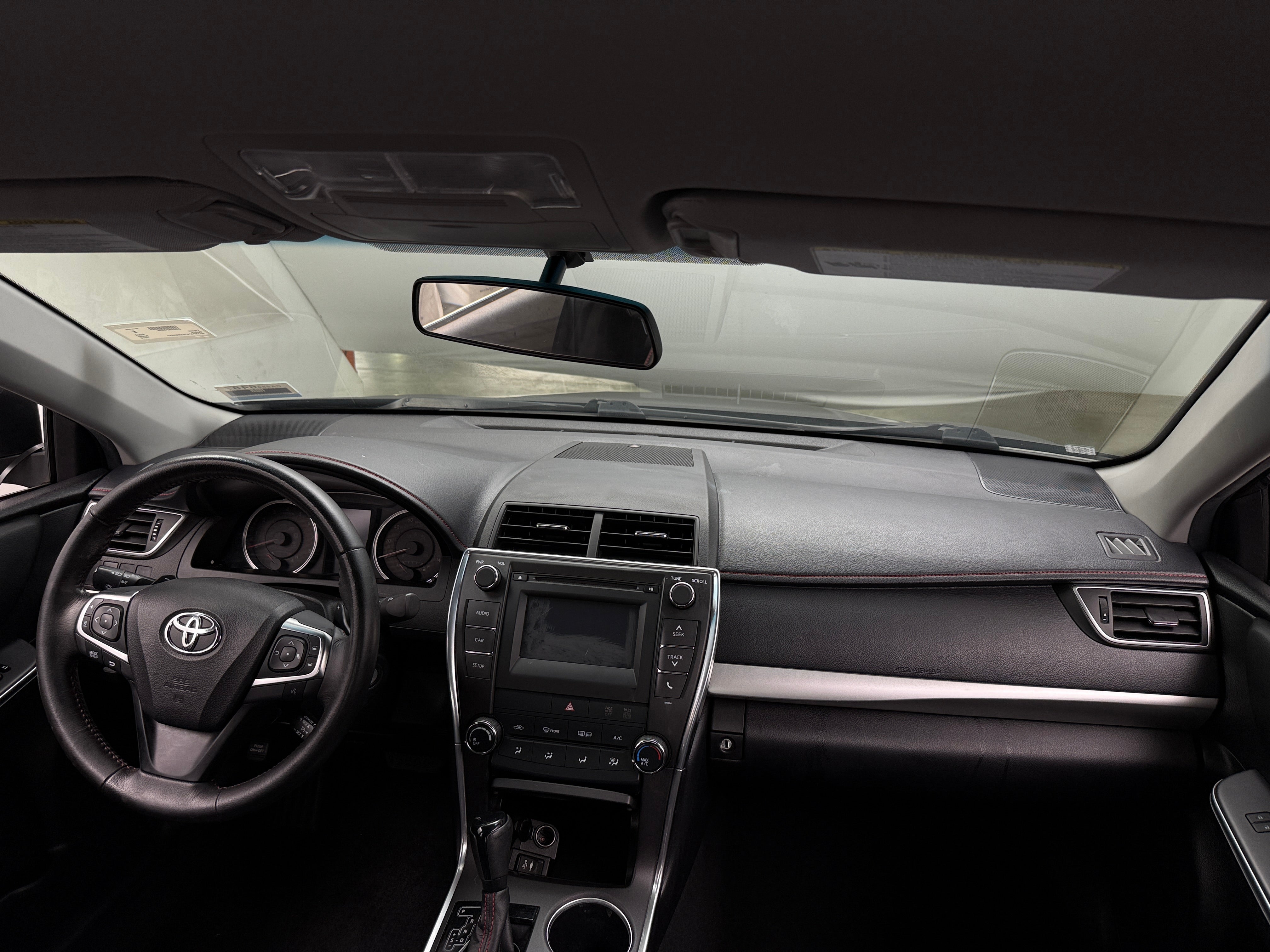 2015 Toyota Camry SE 3