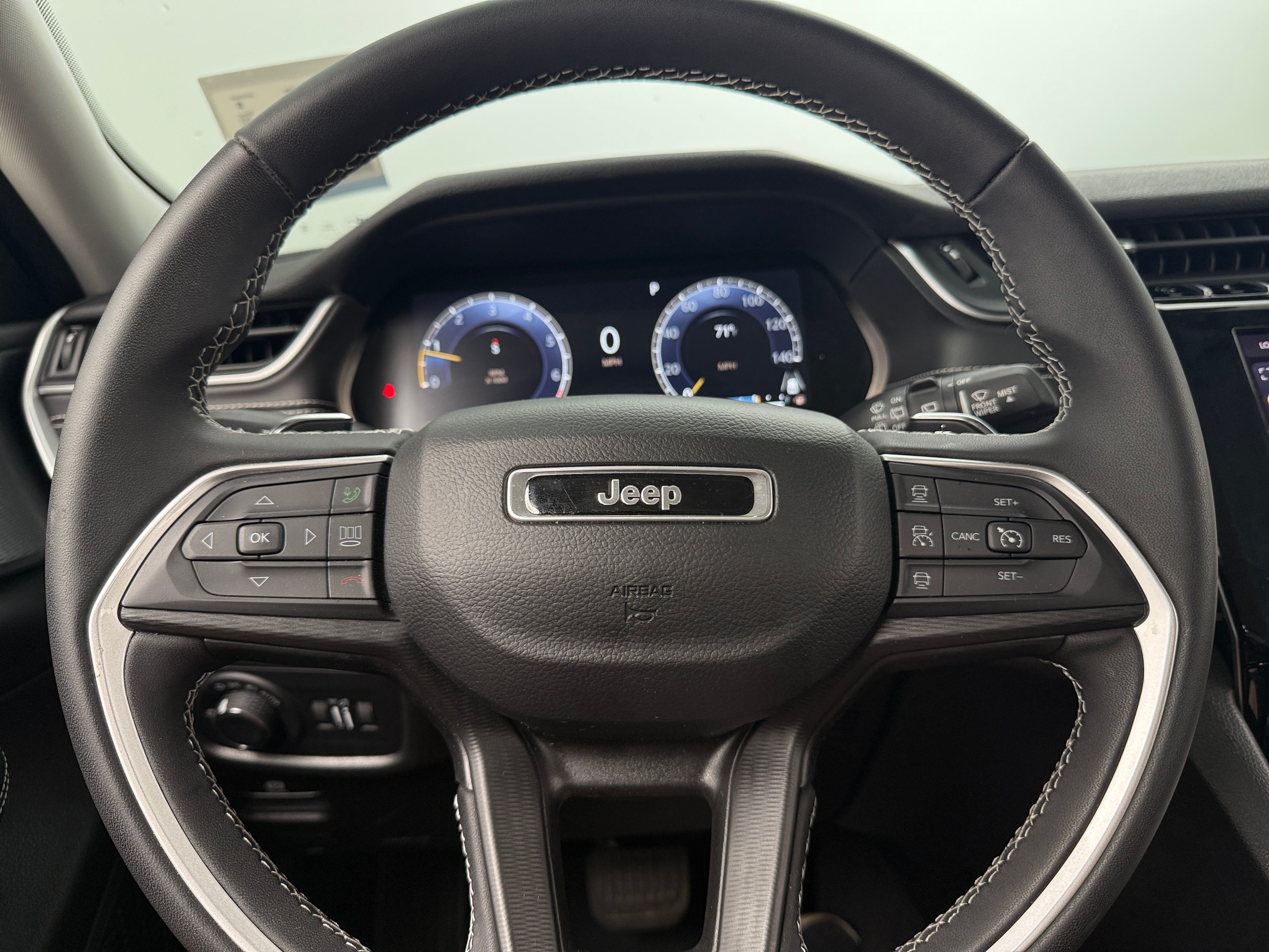Thumbnail: 2023 Jeep Grand Cherokee L - 5