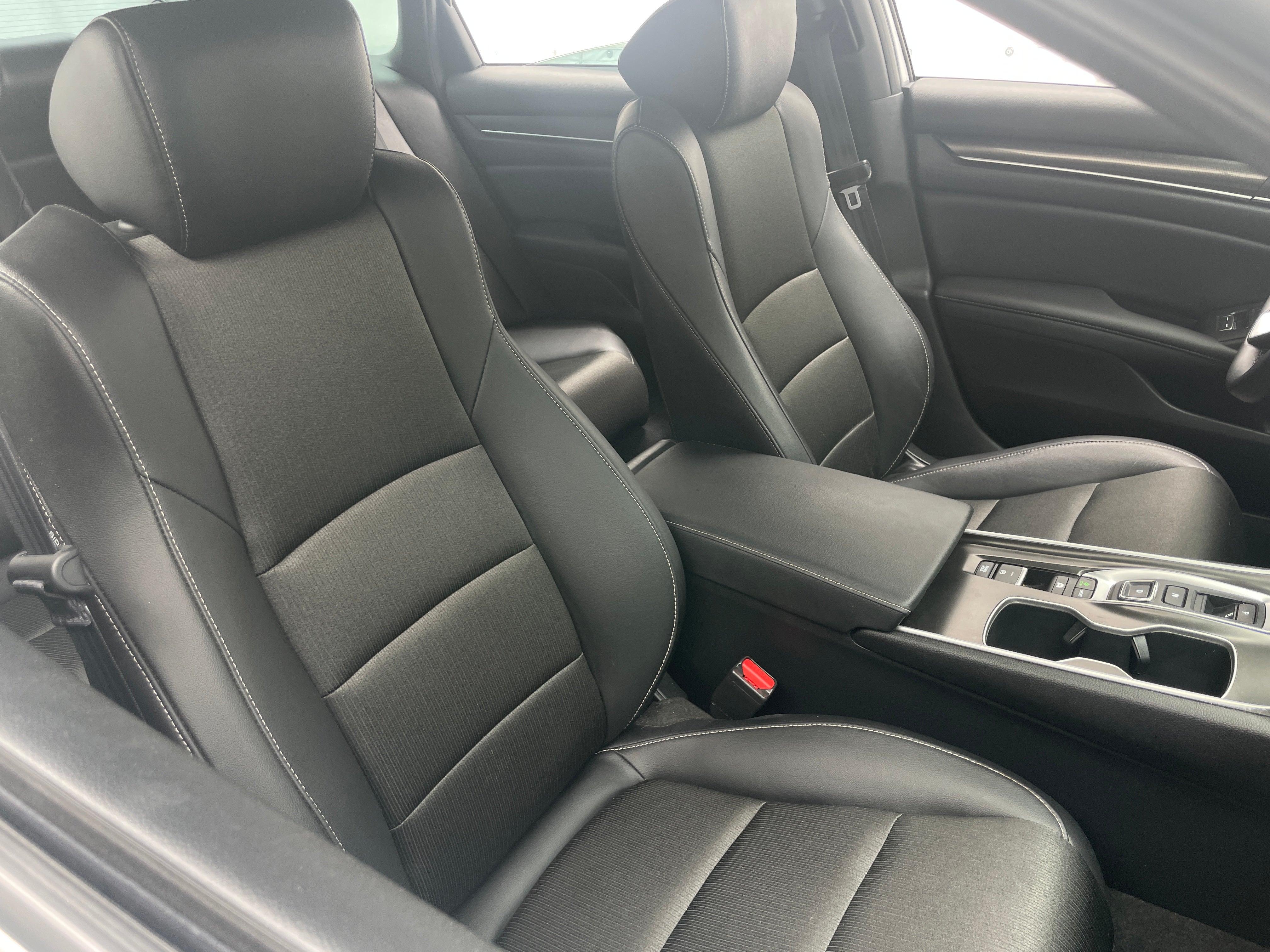 2022 Honda Accord Sport 2