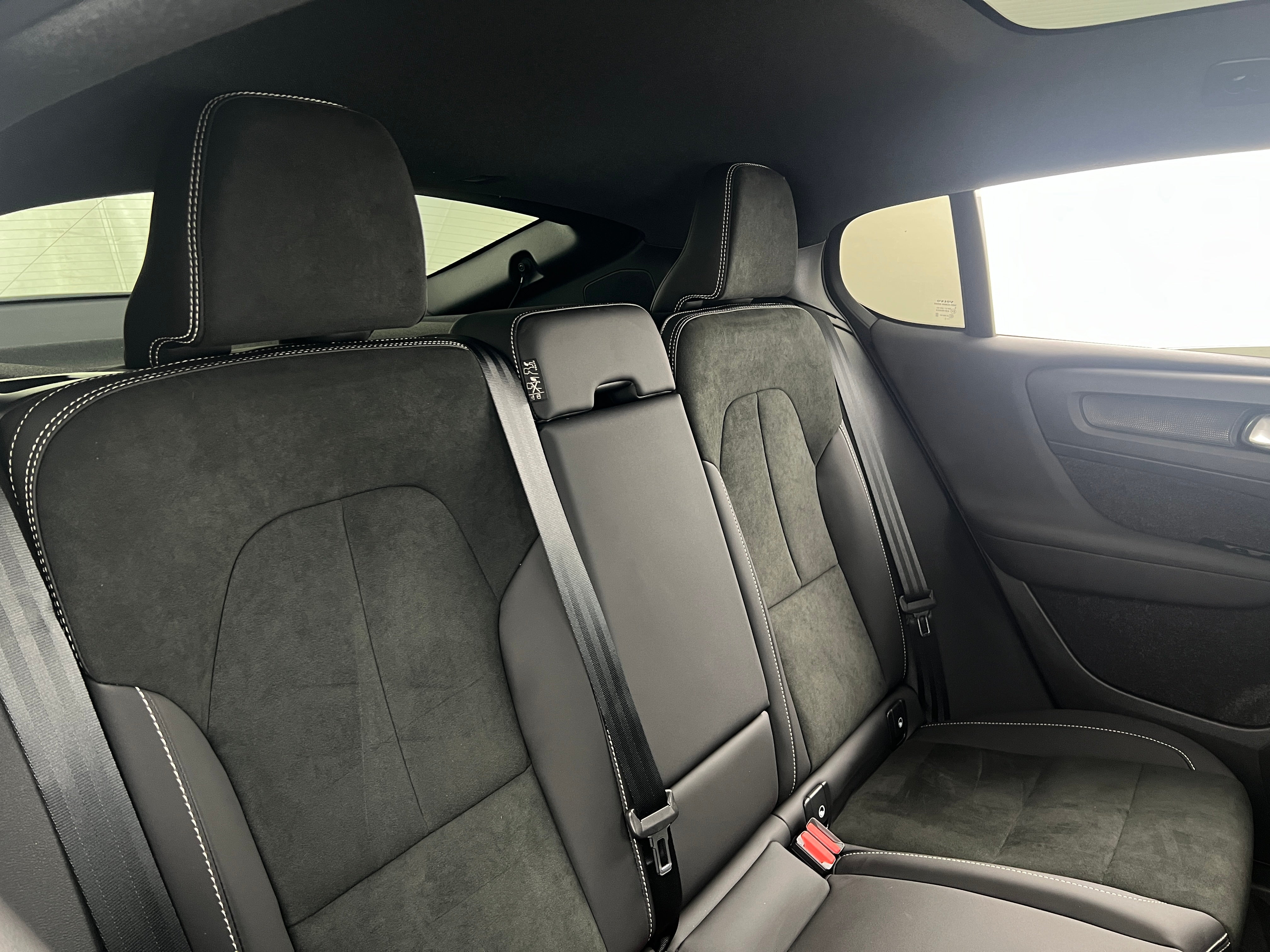 Thumbnail: 2023 Volvo C40 - 6