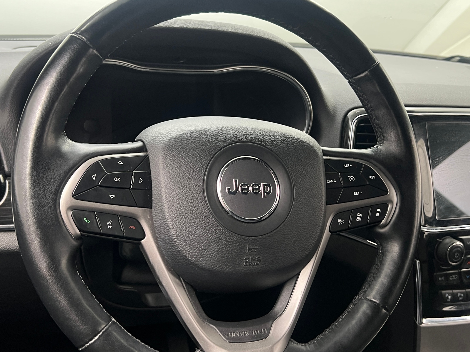 Thumbnail: 2021 Jeep Grand Cherokee - 4