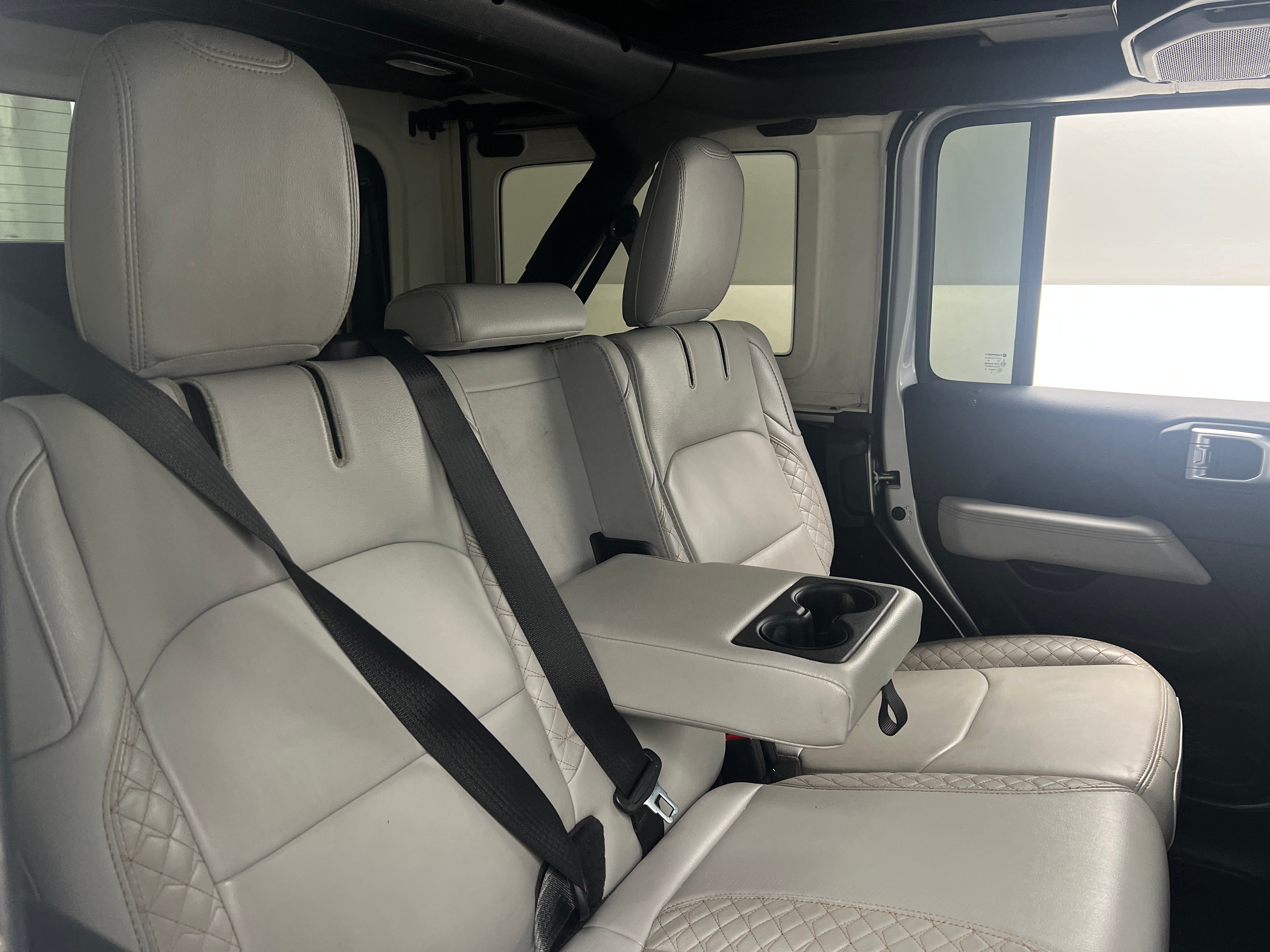 2022 Jeep Wrangler Unlimited Altitude 5