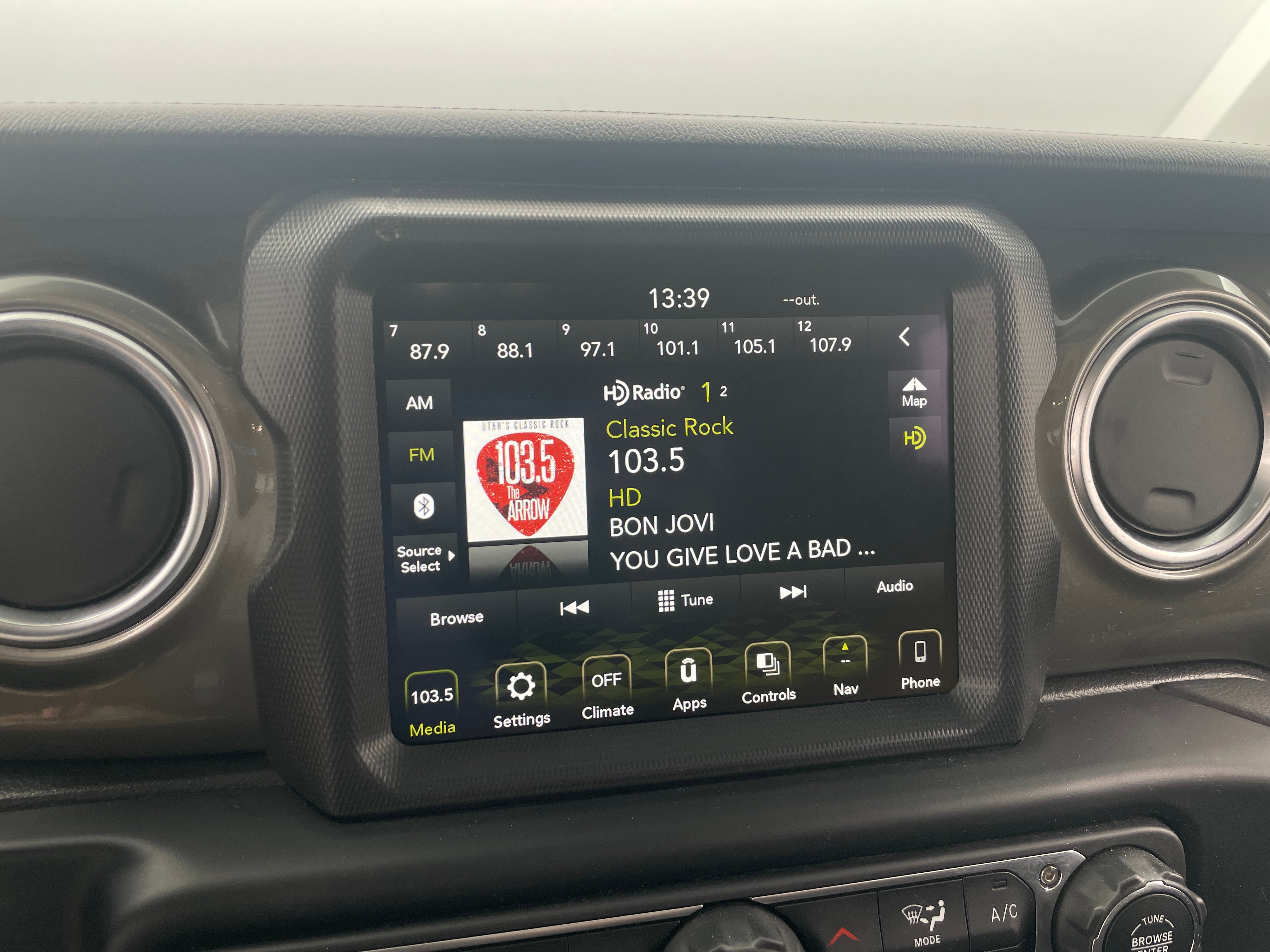 Thumbnail: 2023 Jeep Gladiator - 4