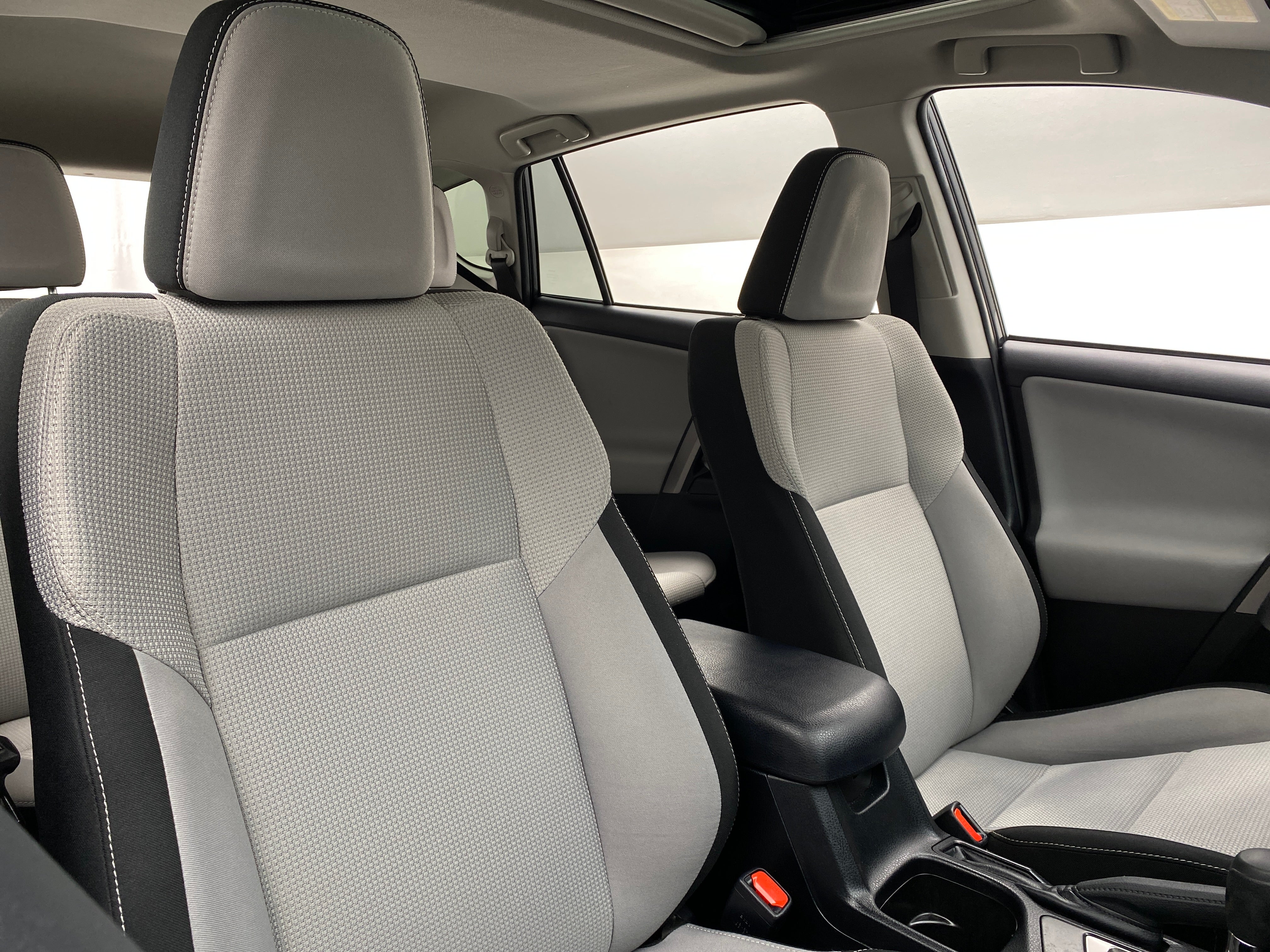 2018 Toyota RAV4 XLE 2