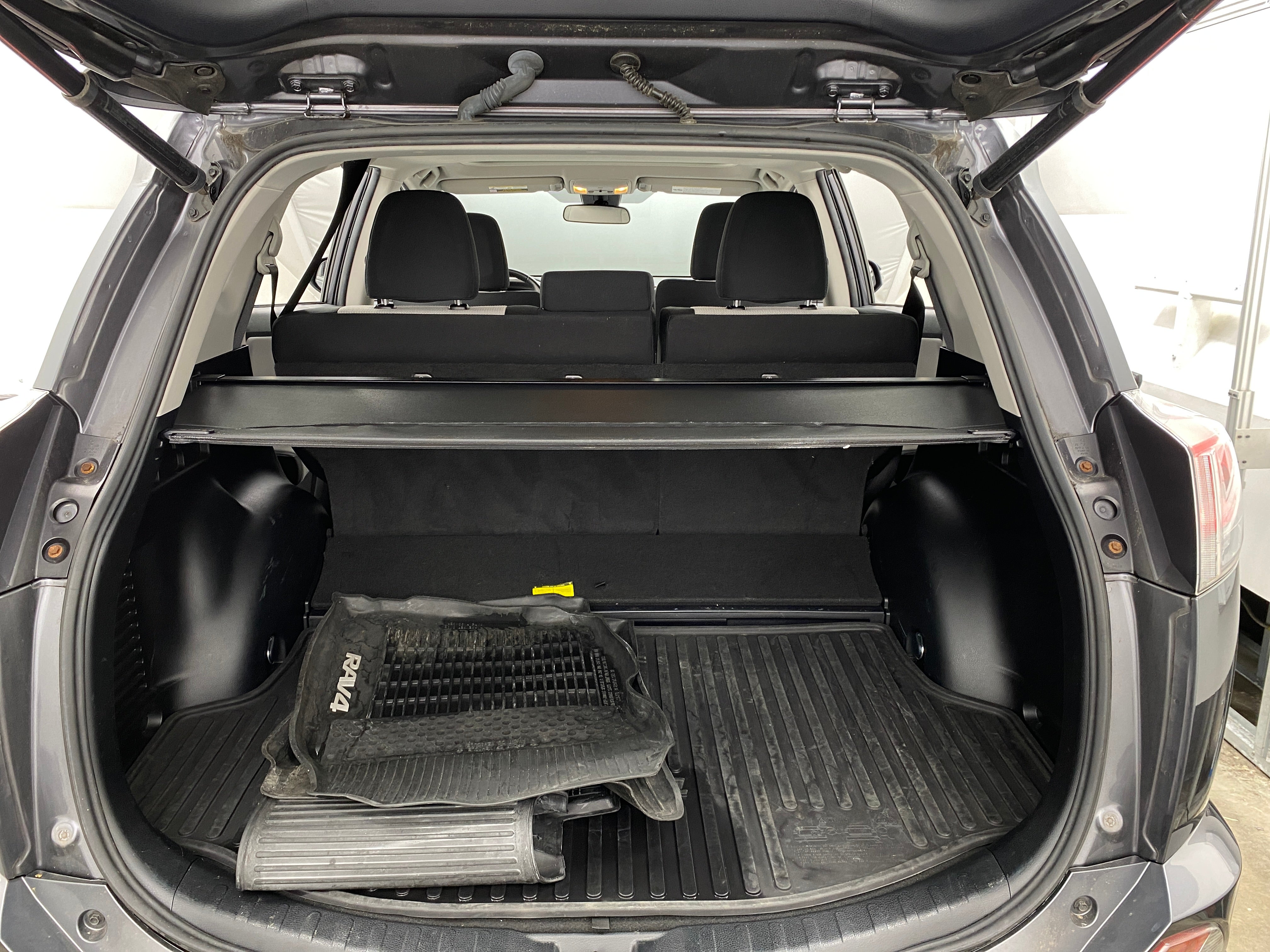 2018 Toyota RAV4 XLE 7