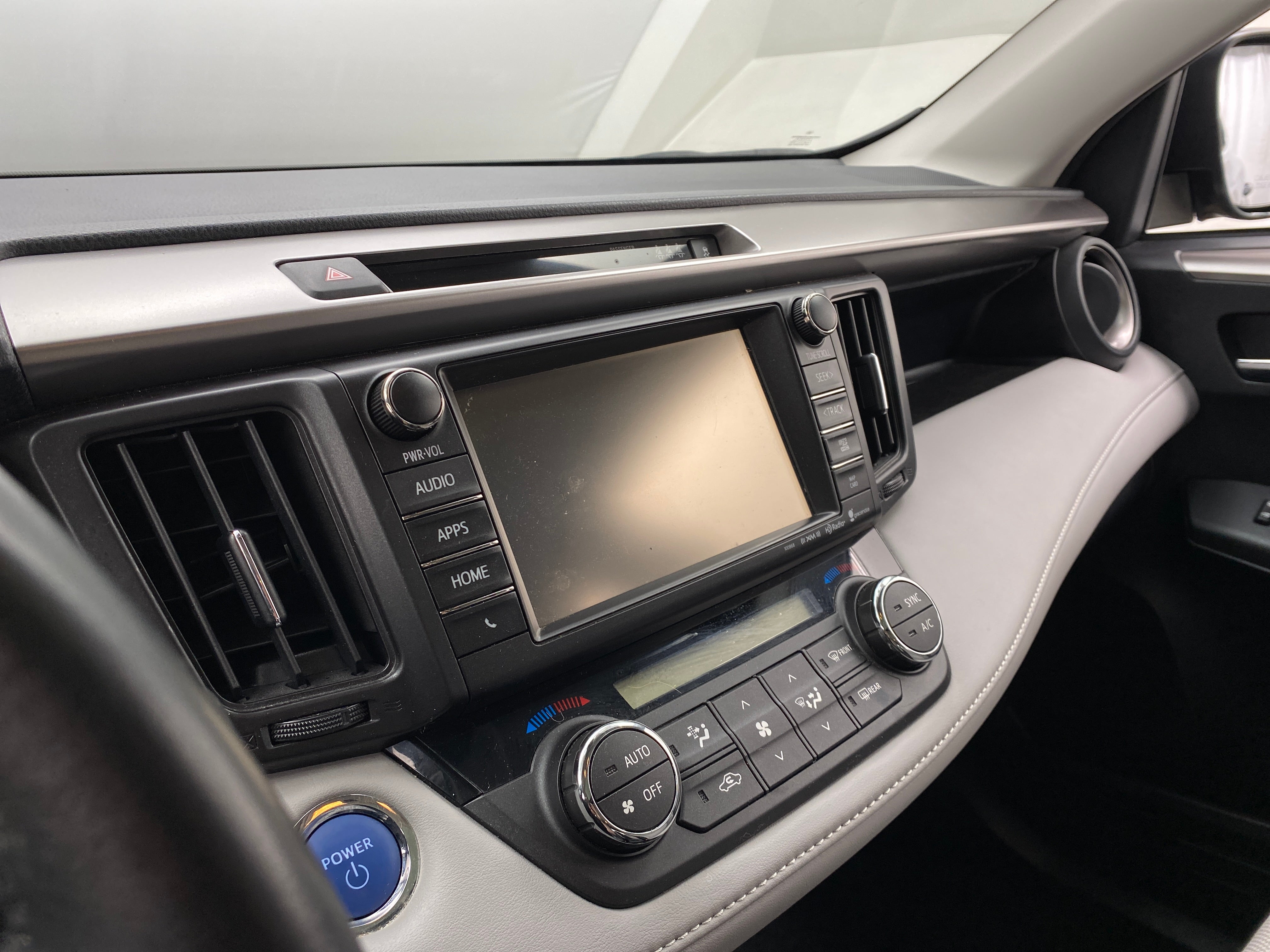 2018 Toyota RAV4 XLE 4