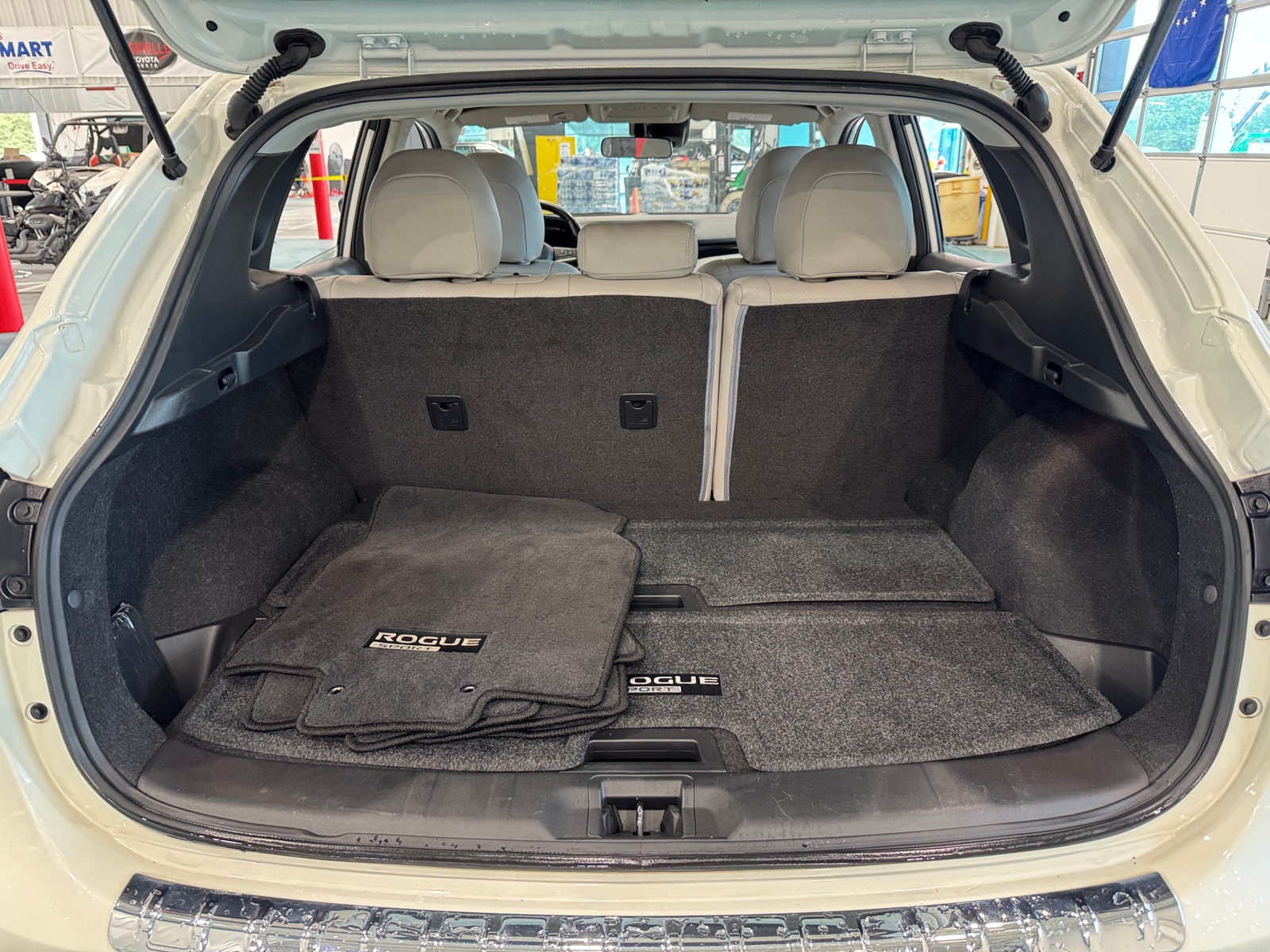 Thumbnail: 2019 Nissan Rogue Sport - 7