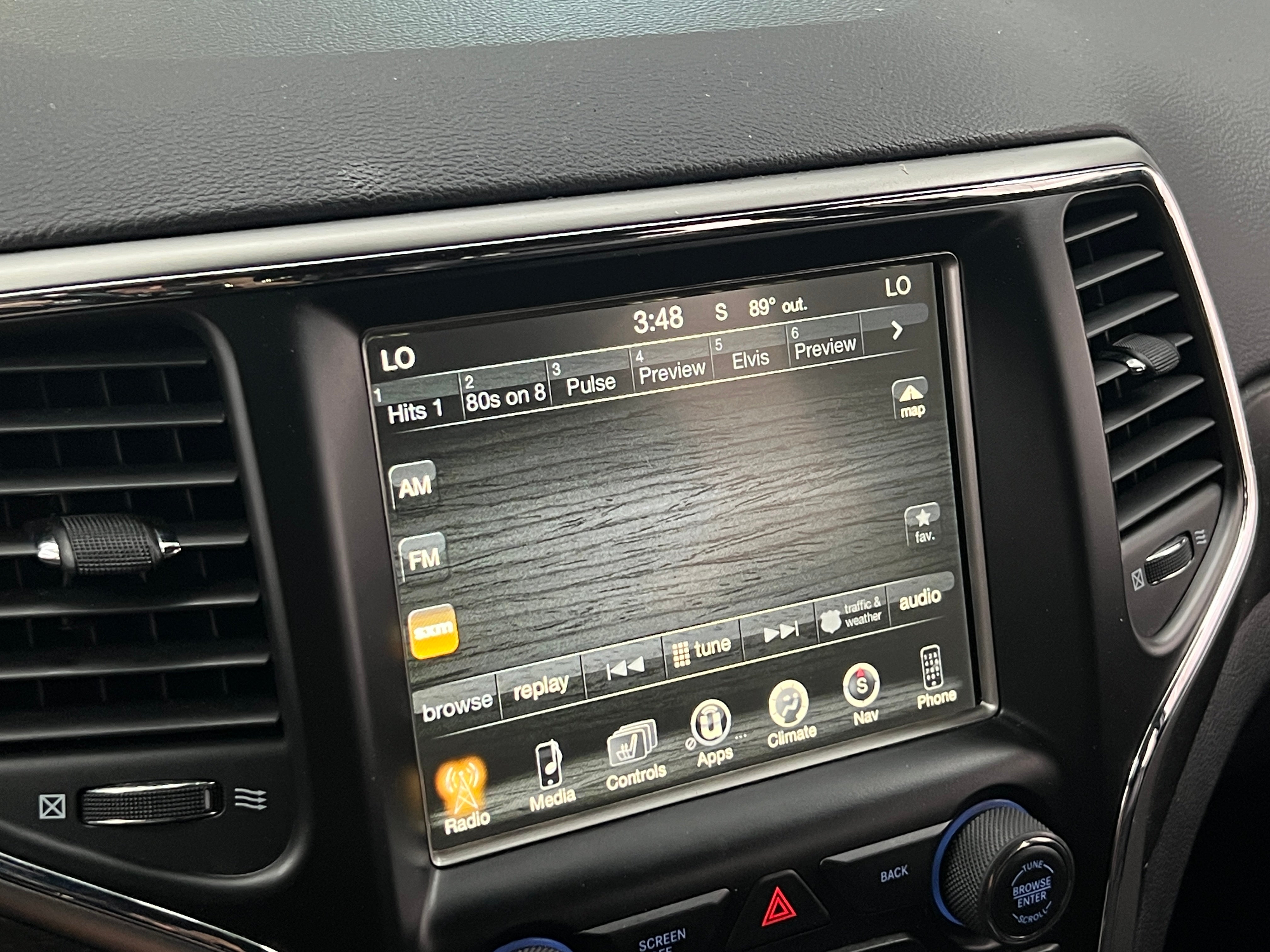 2017 Jeep Grand Cherokee Altitude 4