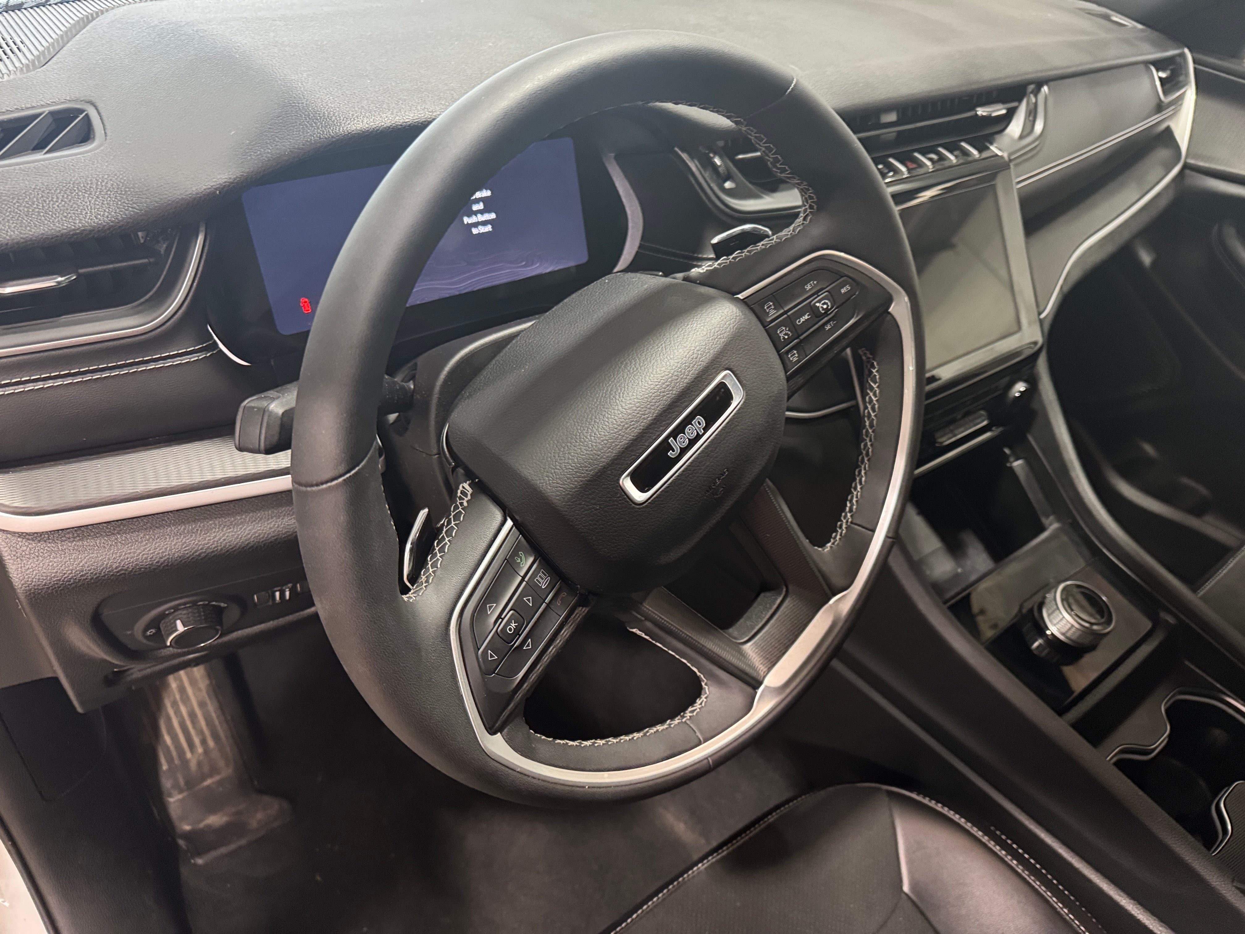 2023 Jeep Grand Cherokee Altitude 2