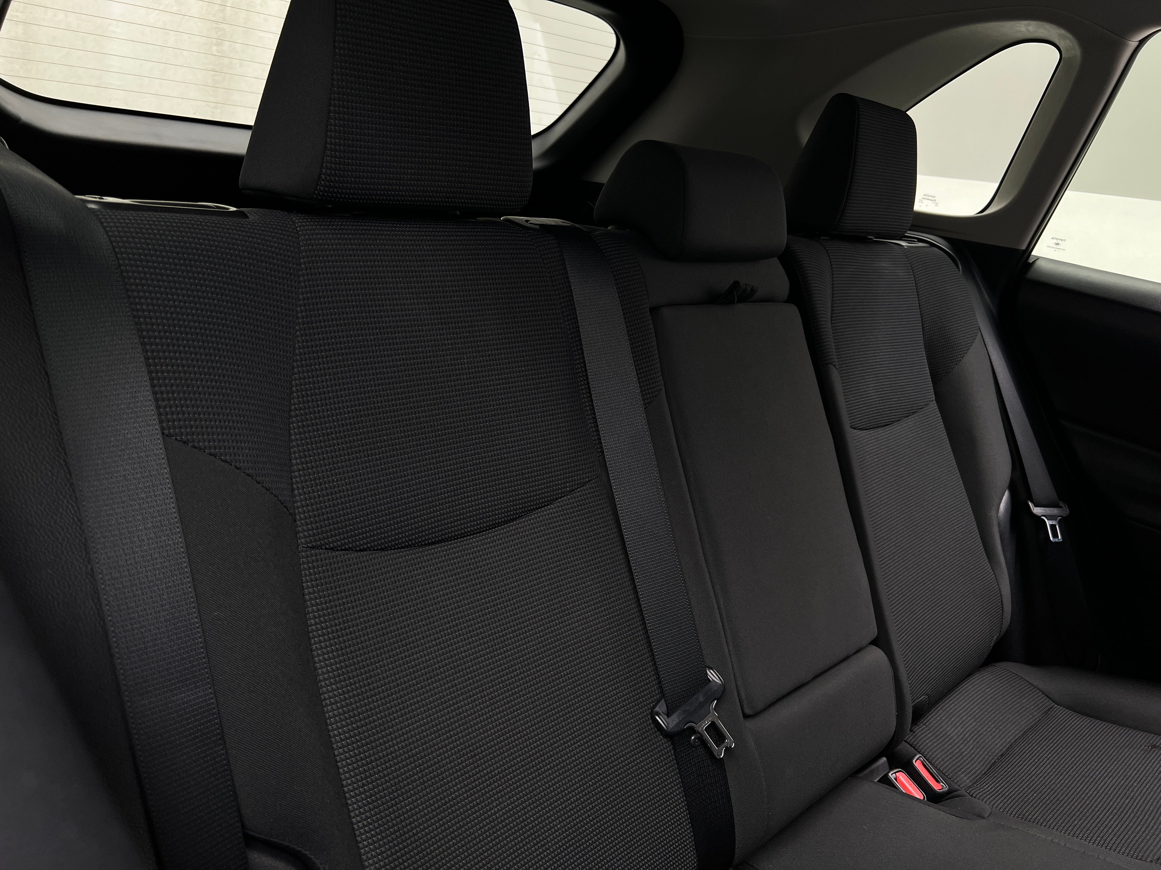 2019 Toyota RAV4 LE 6