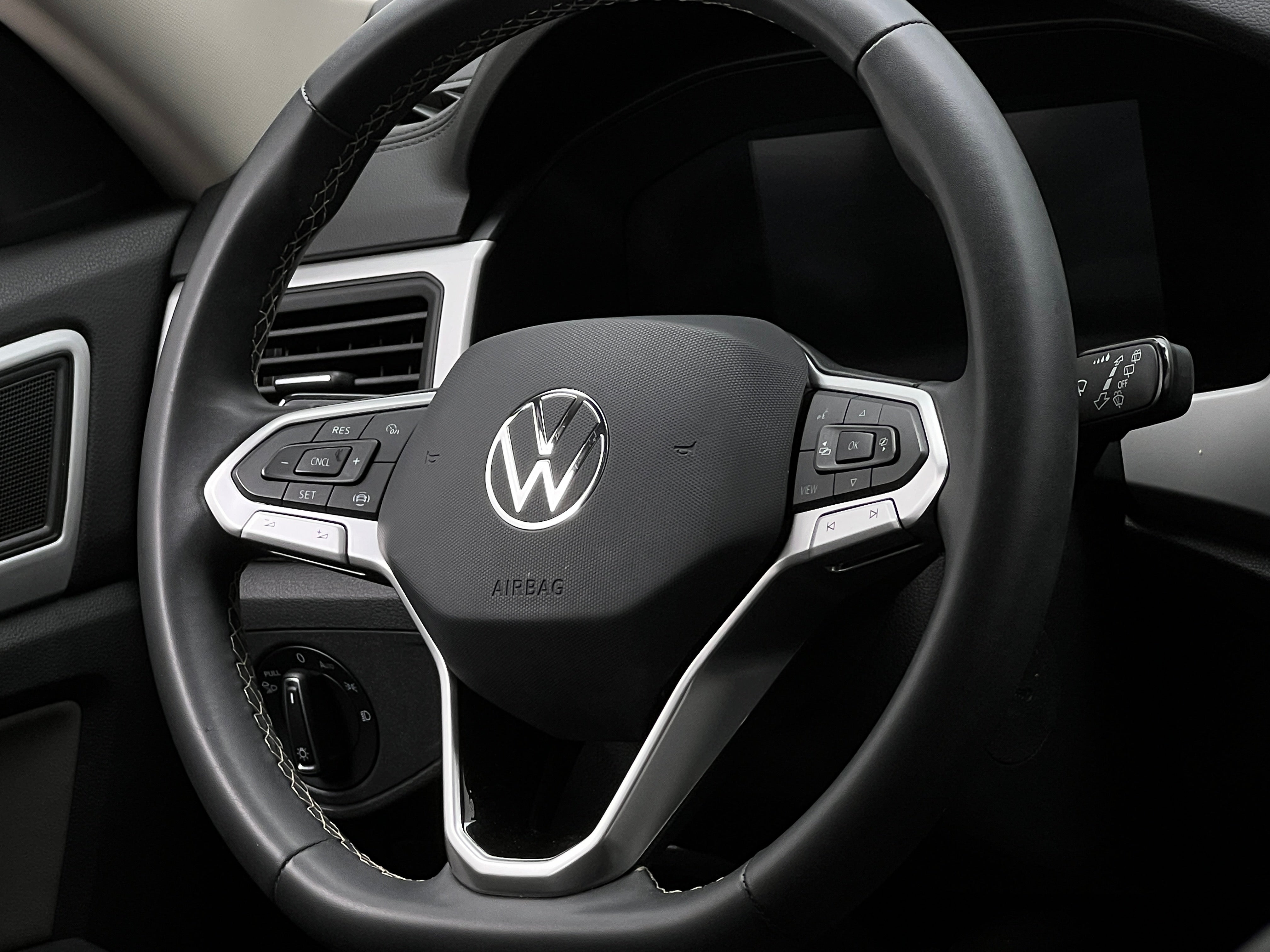 2022 Volkswagen Atlas SE 4