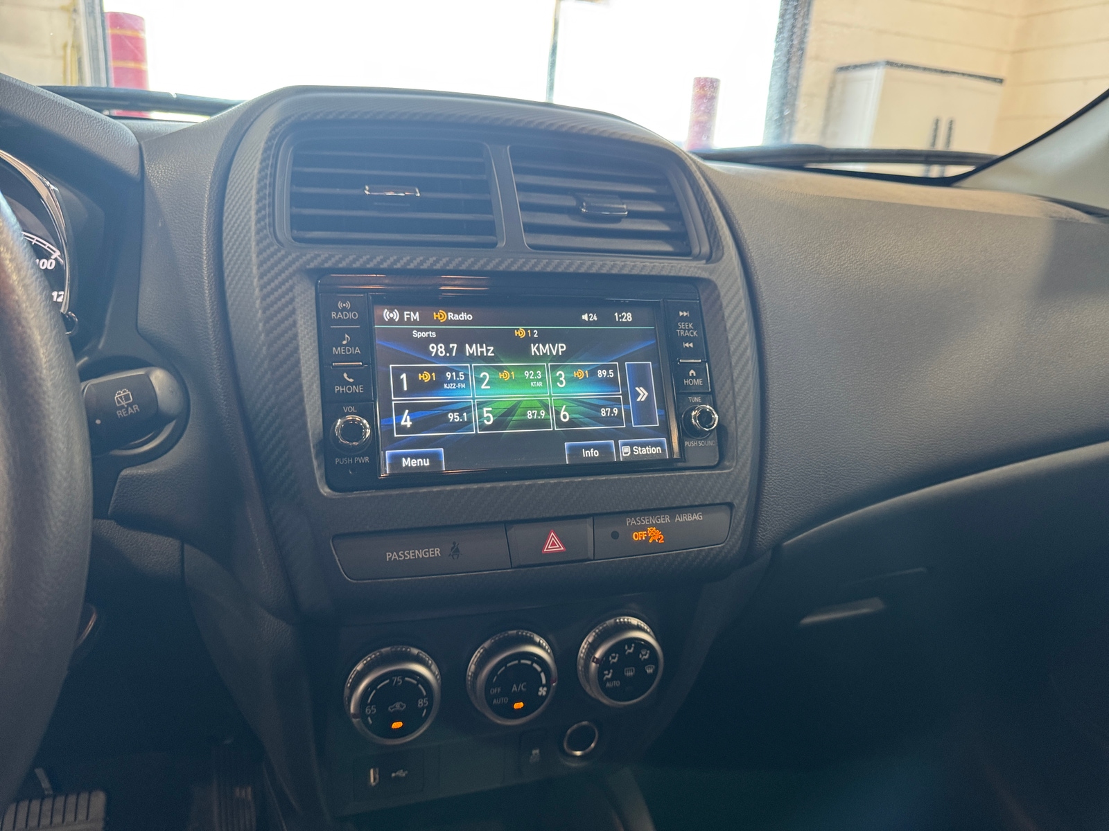 Thumbnail: 2024 Mitsubishi Outlander Sport - 4