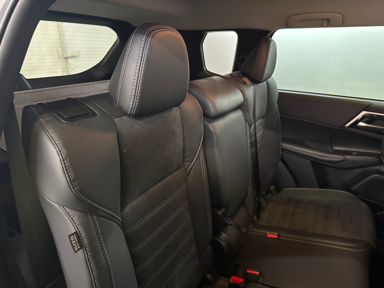 Thumbnail: 2023 Mitsubishi Outlander - 6