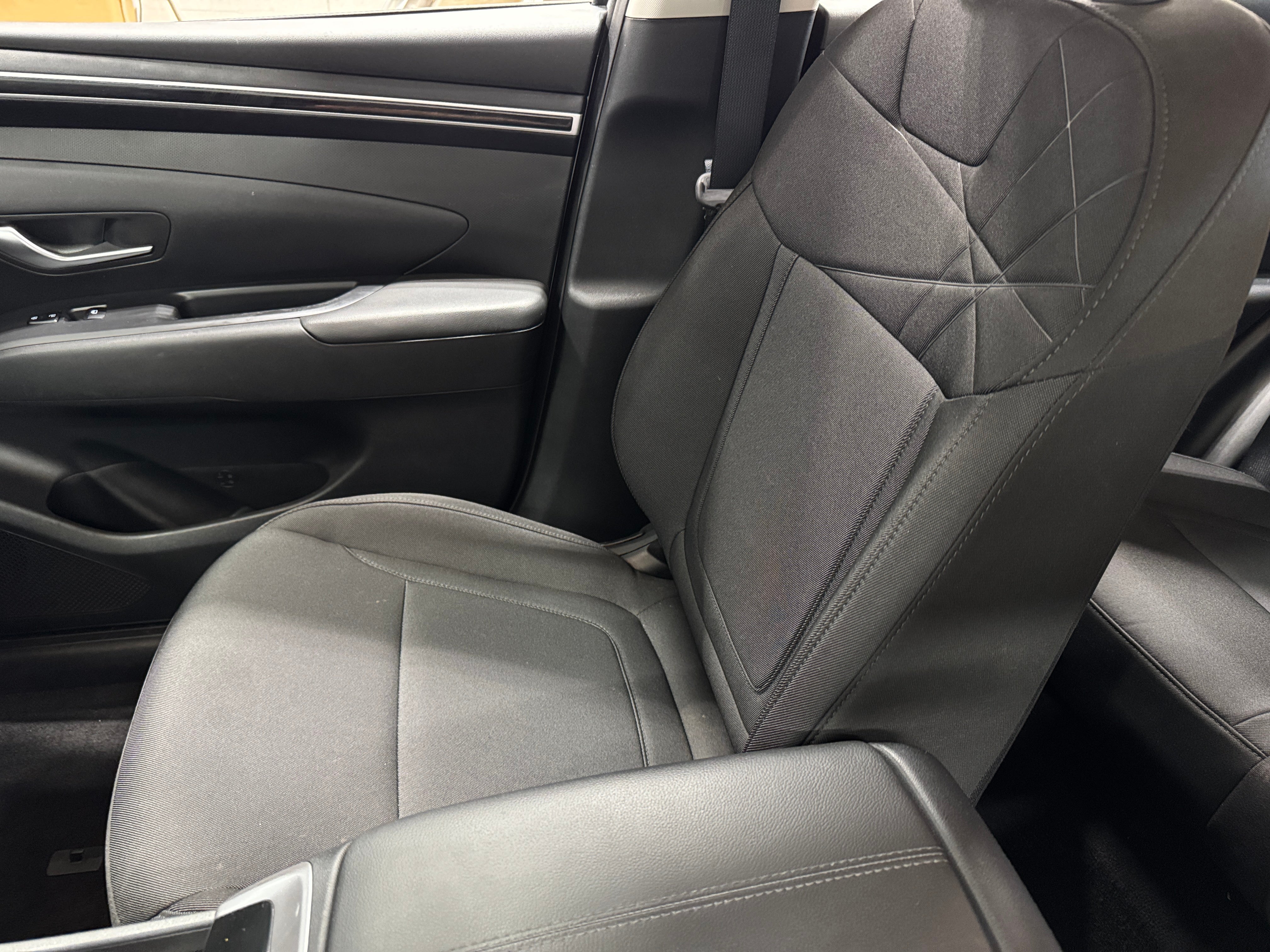2022 Hyundai Tucson SE 2