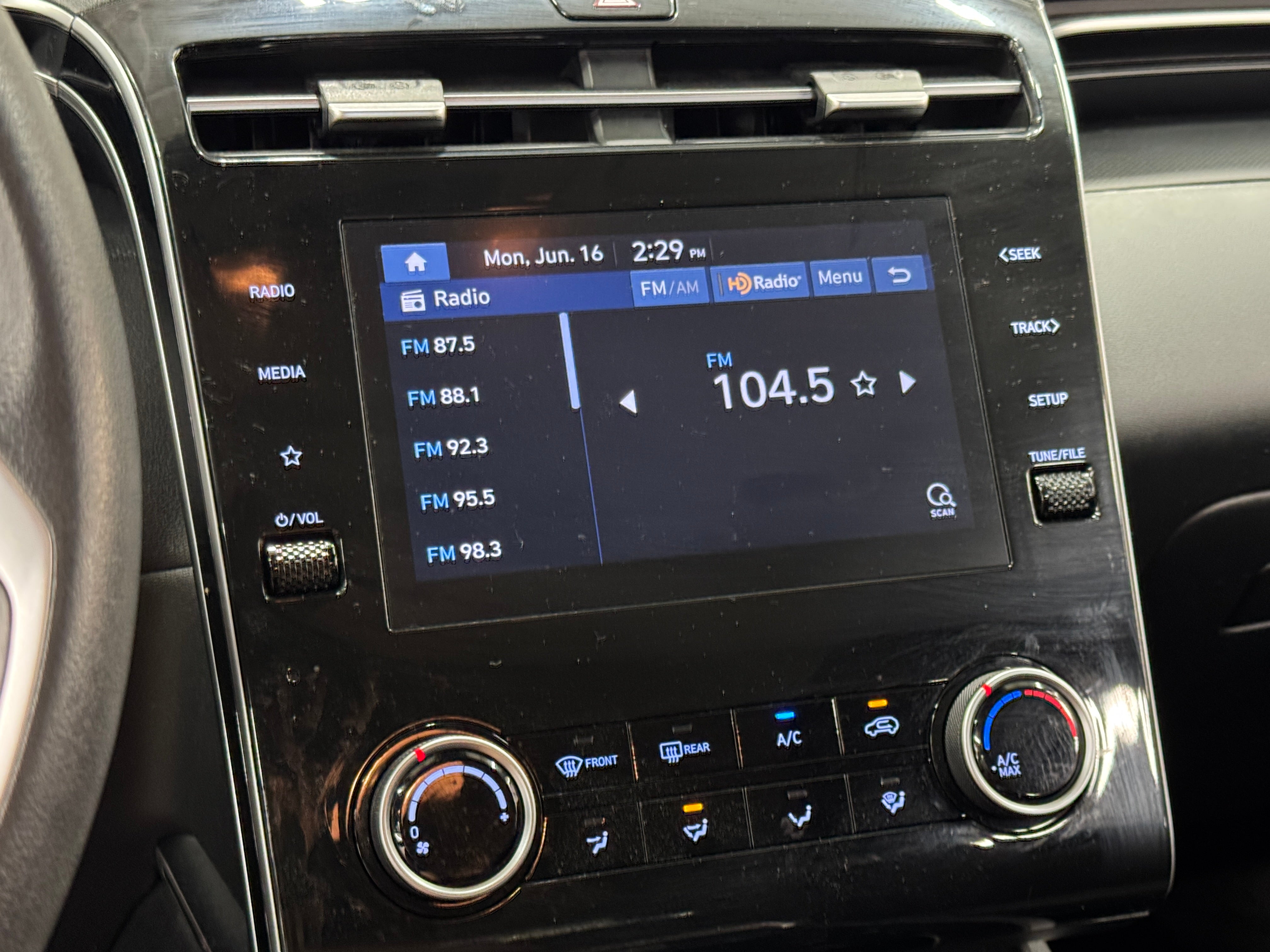 2022 Hyundai Tucson SE 4