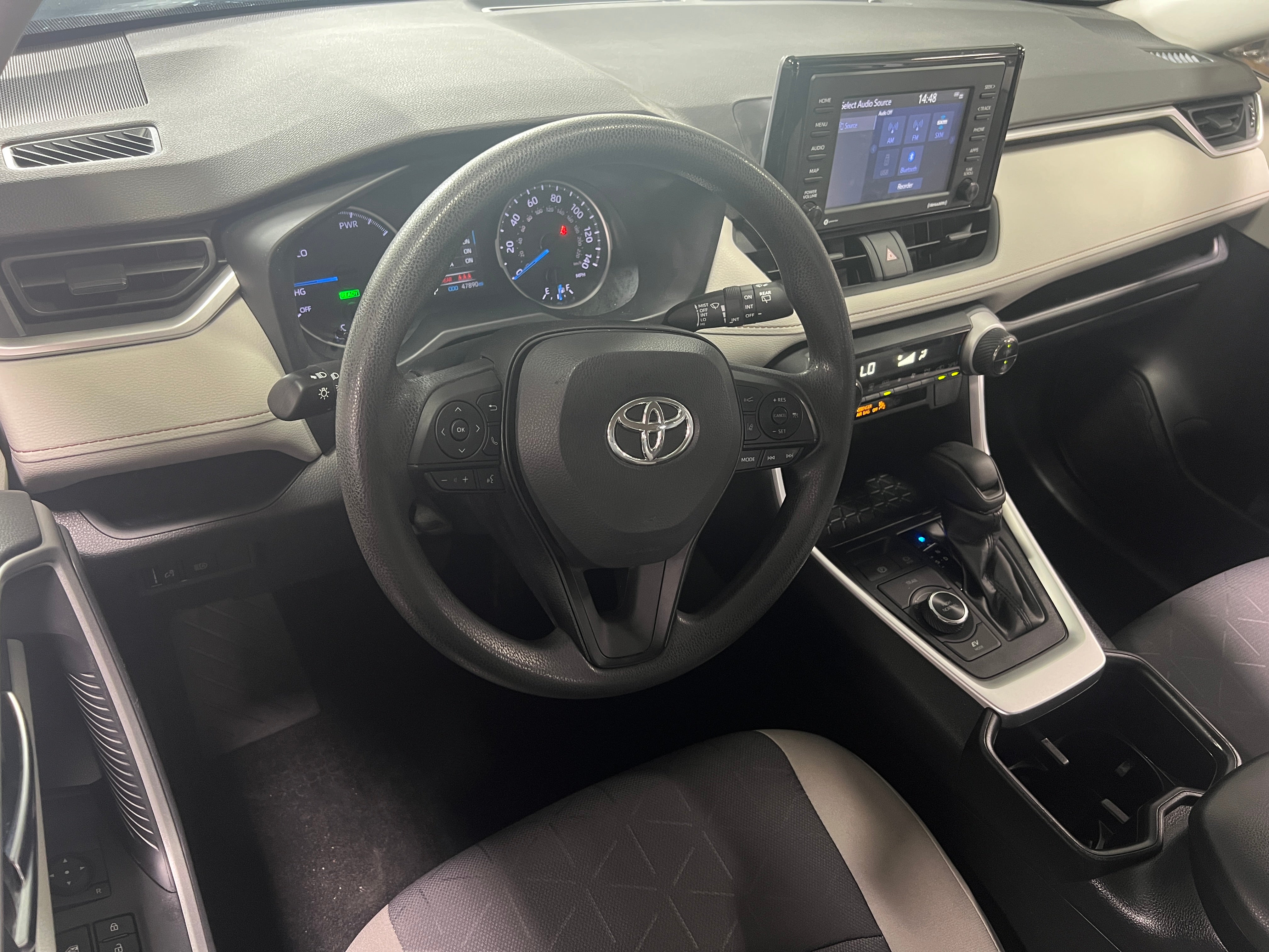 2022 Toyota RAV4 XLE 3
