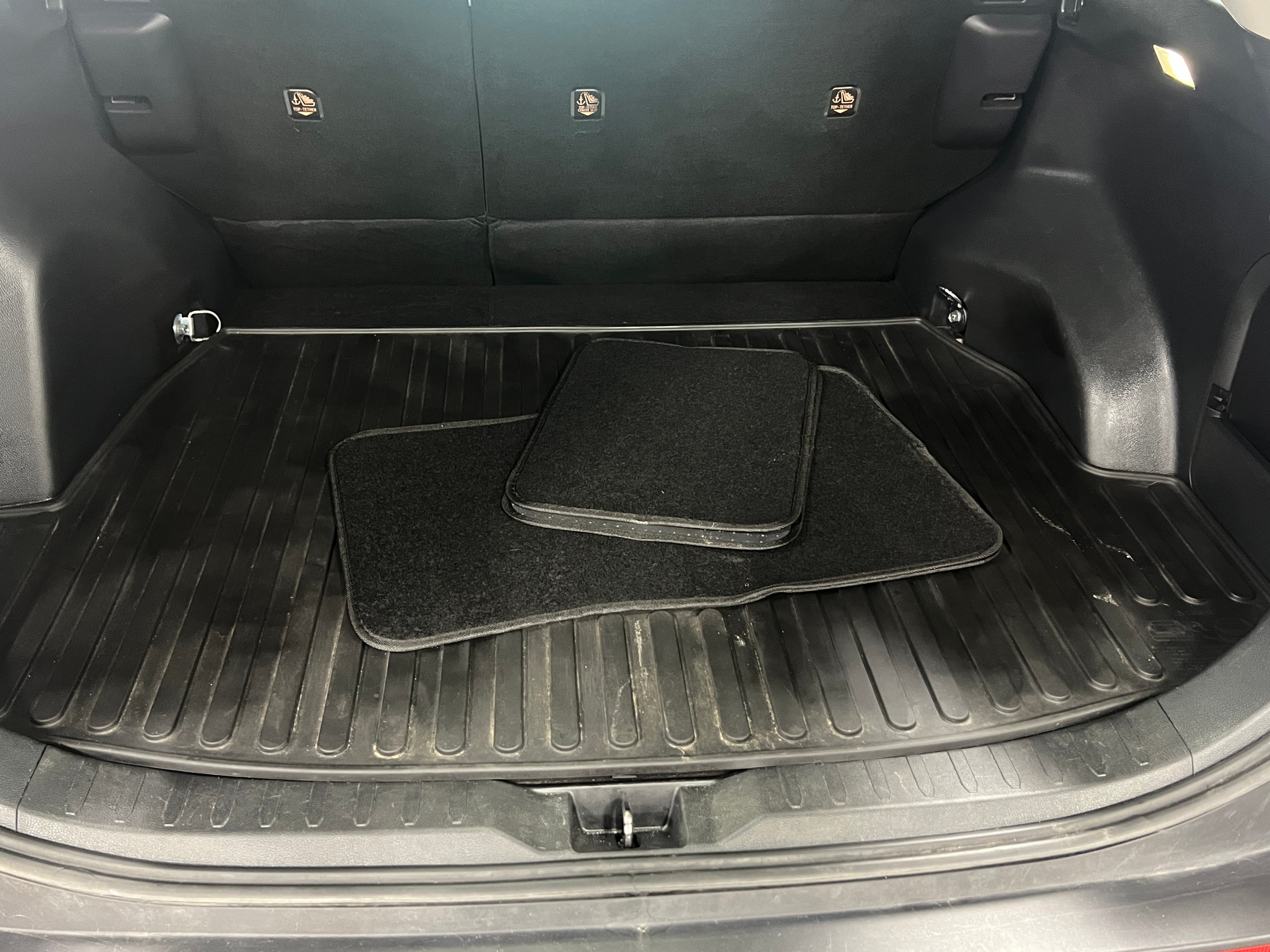 2022 Toyota RAV4 XLE 7