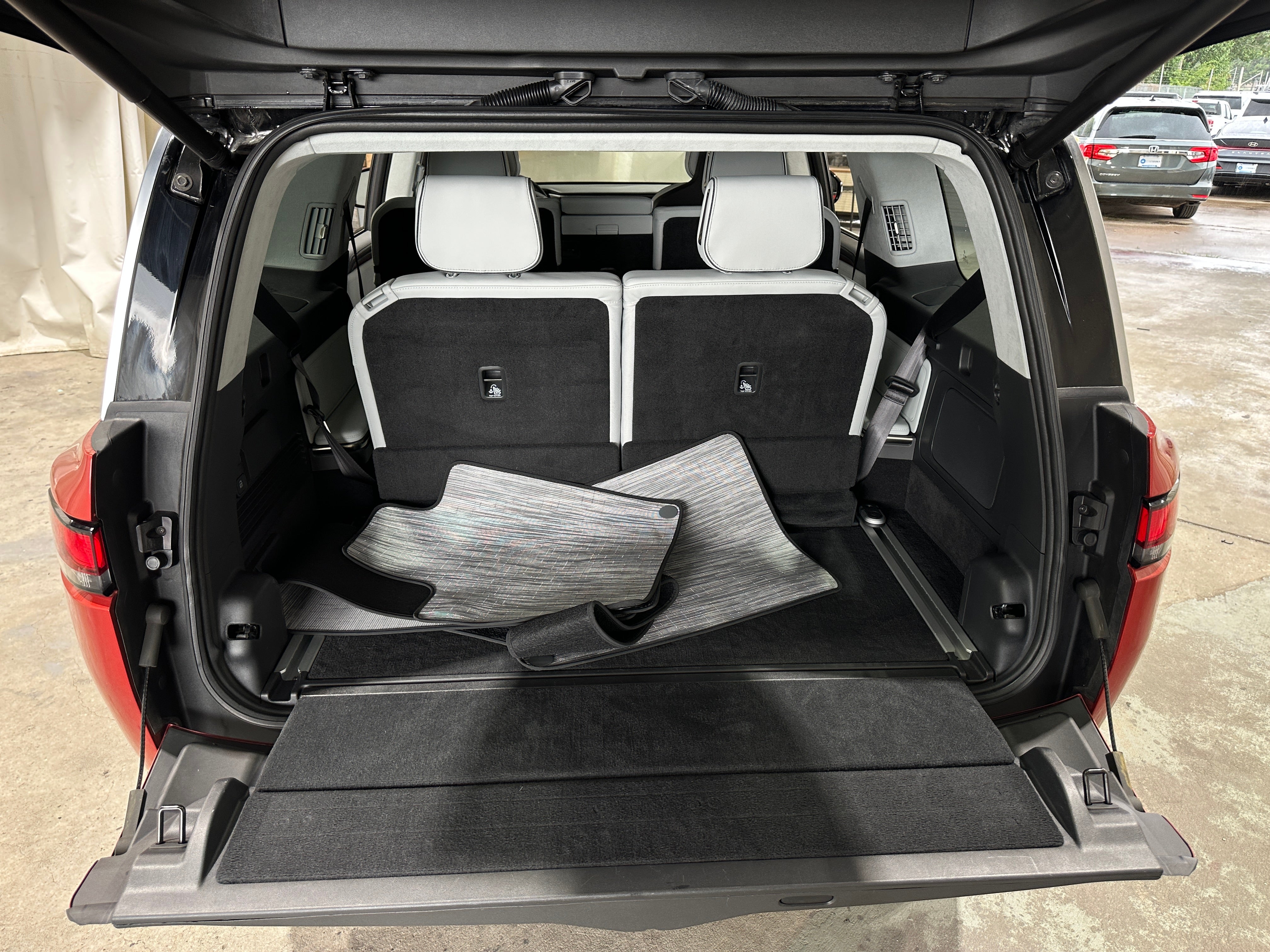 2023 Rivian R1S Adventure 7