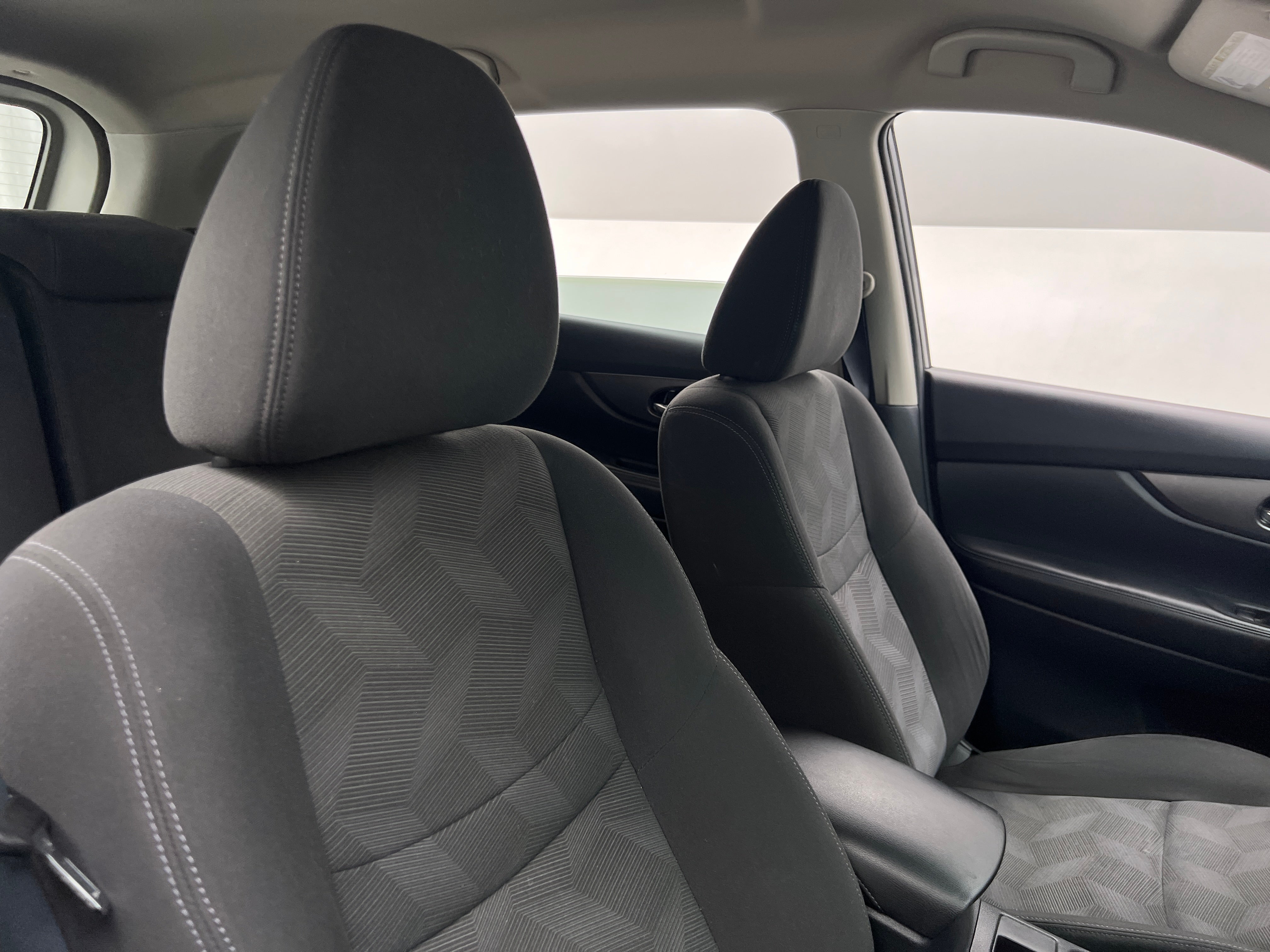 2016 Nissan Rogue S 2