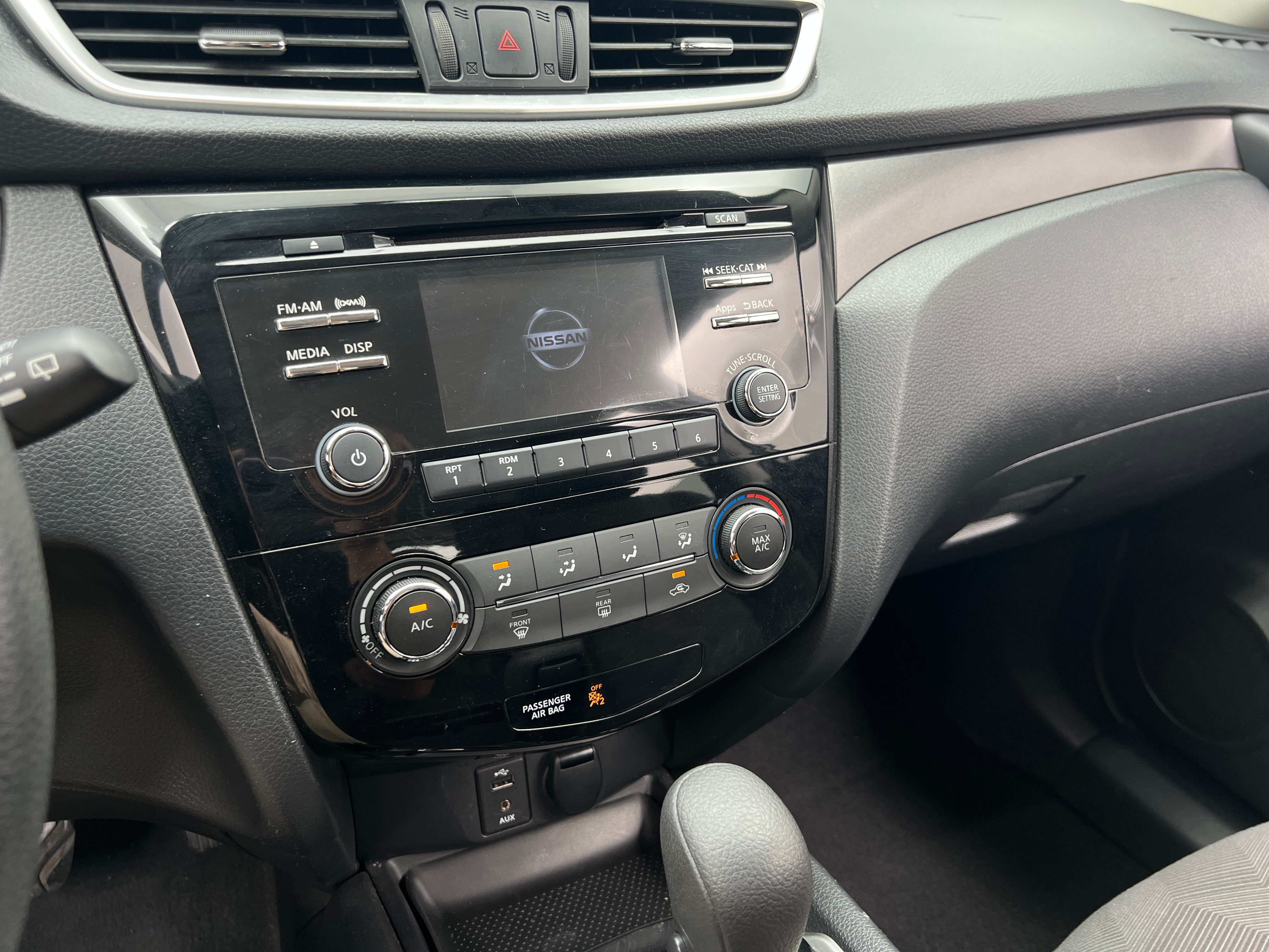 2016 Nissan Rogue S 4