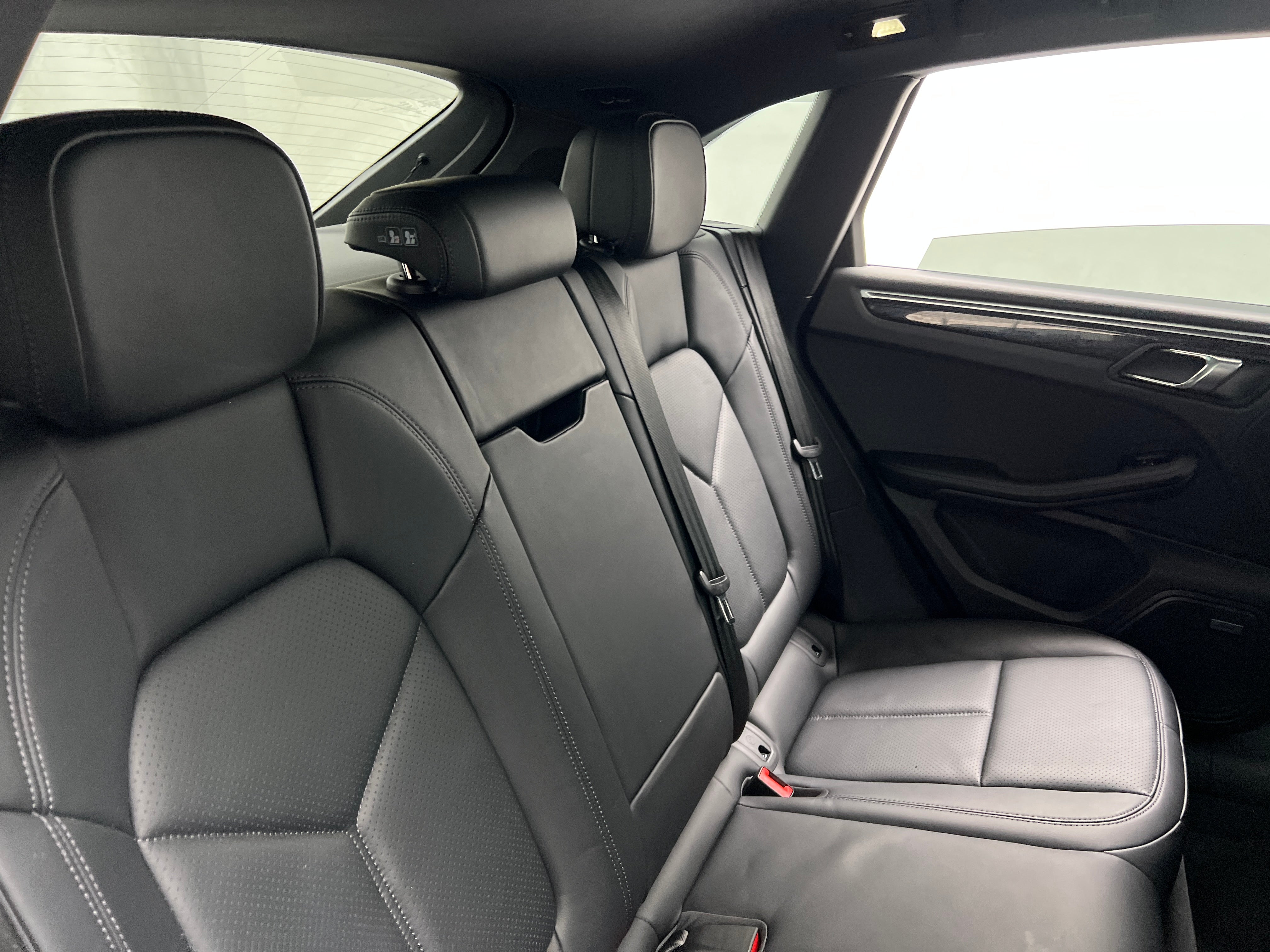 2024 Porsche Macan T 5