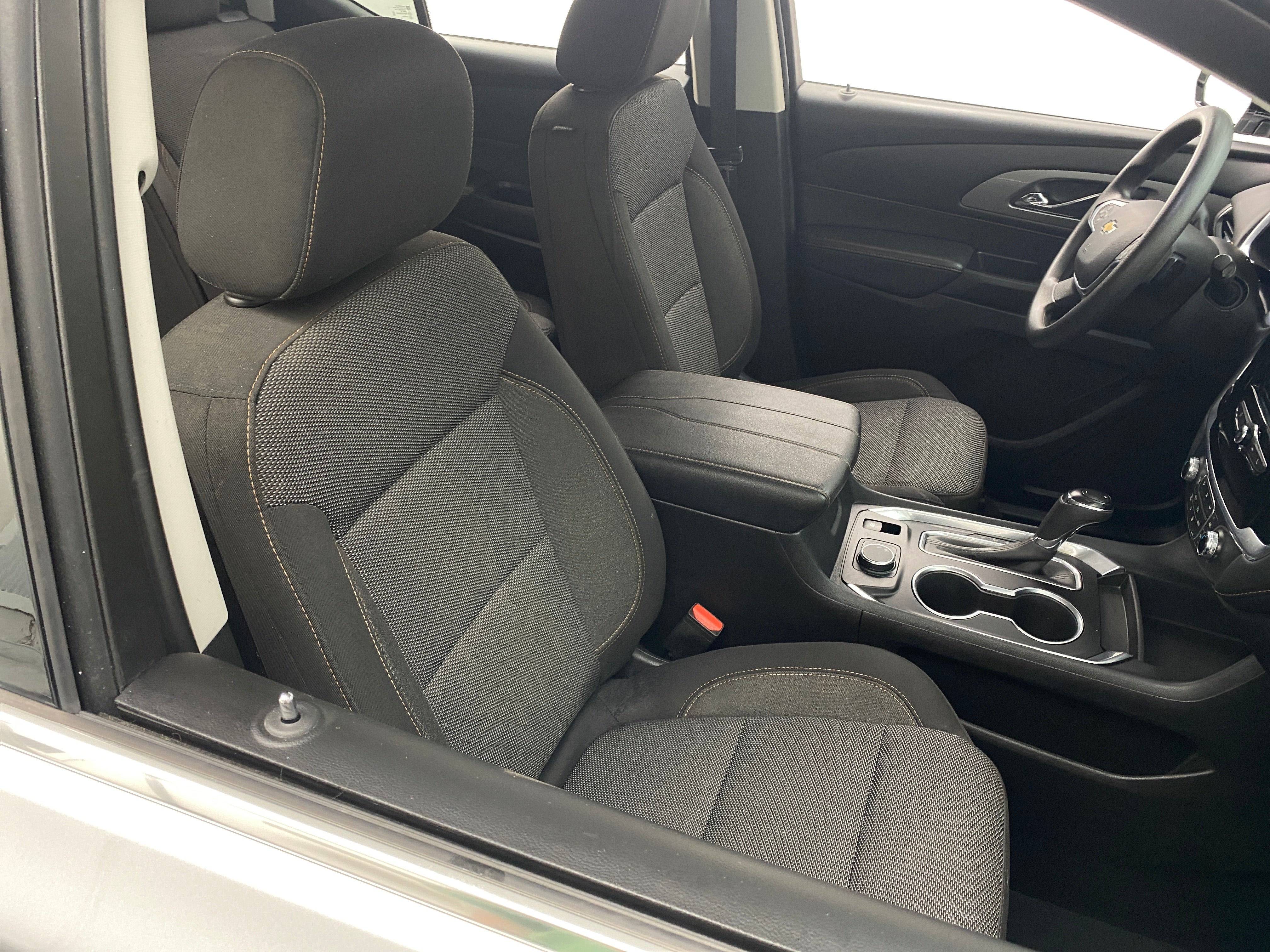 2020 Chevrolet Traverse LS 2