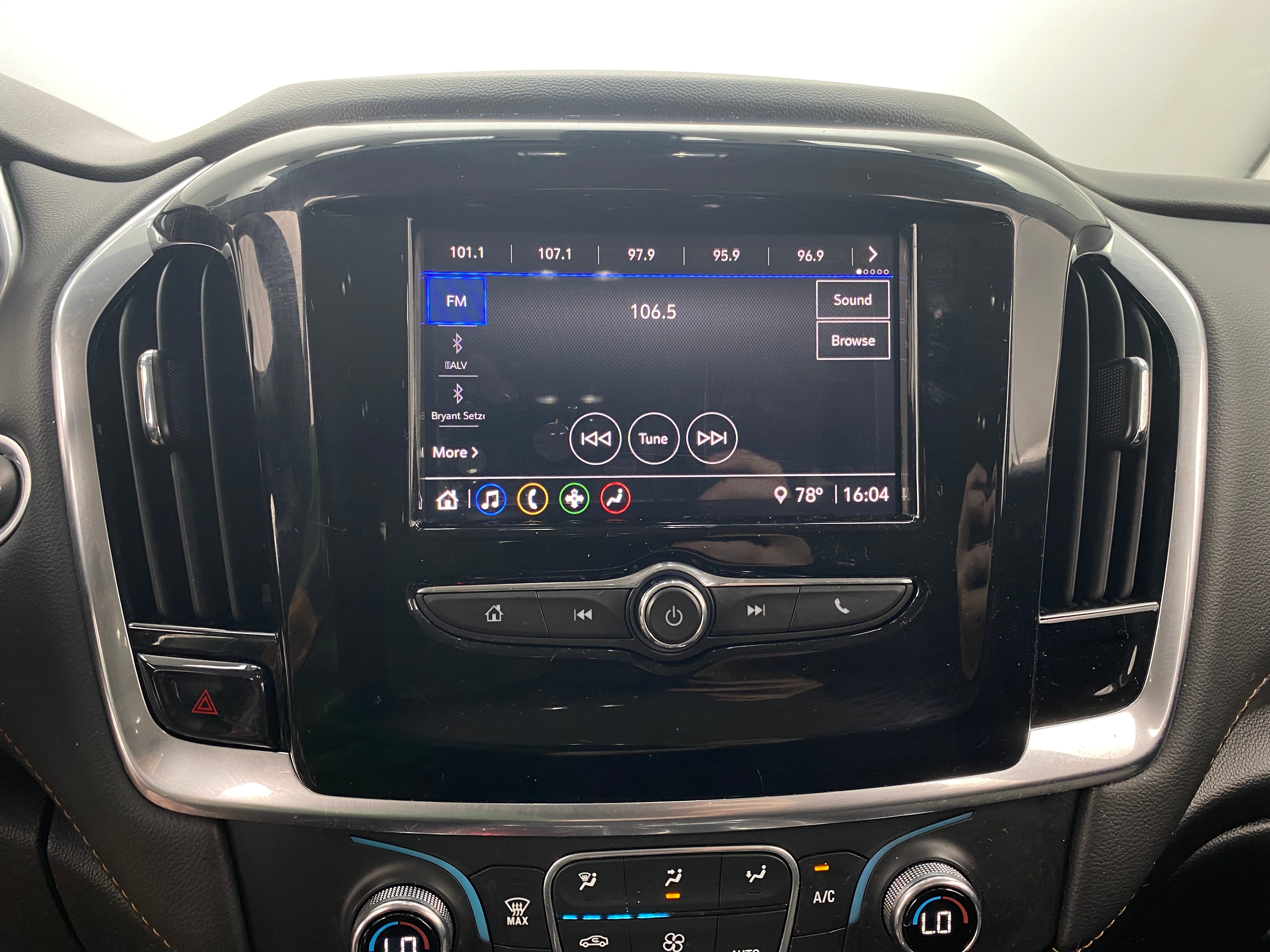 2020 Chevrolet Traverse LS 4
