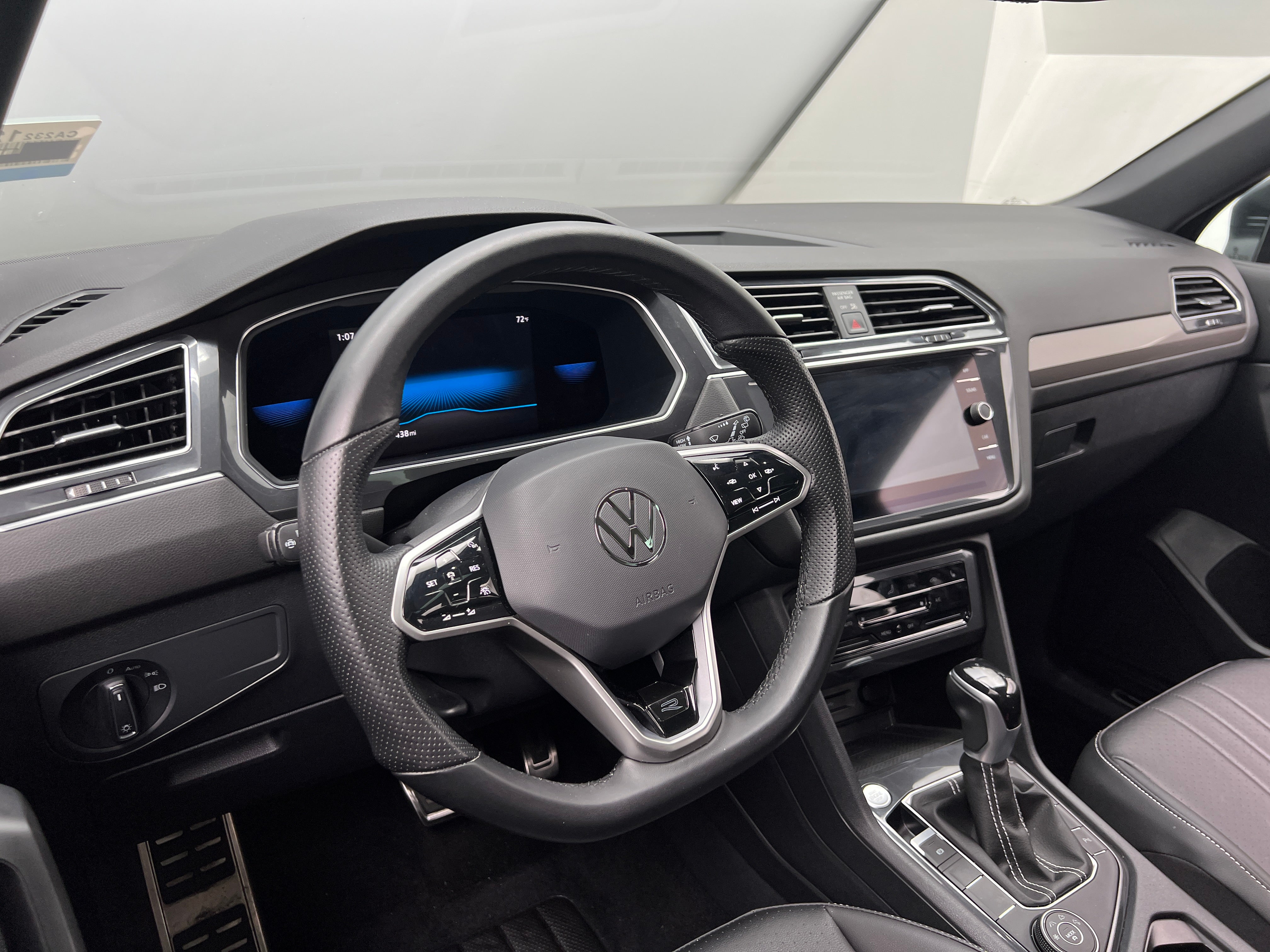 2022 Volkswagen Tiguan SE R-Line Black 4
