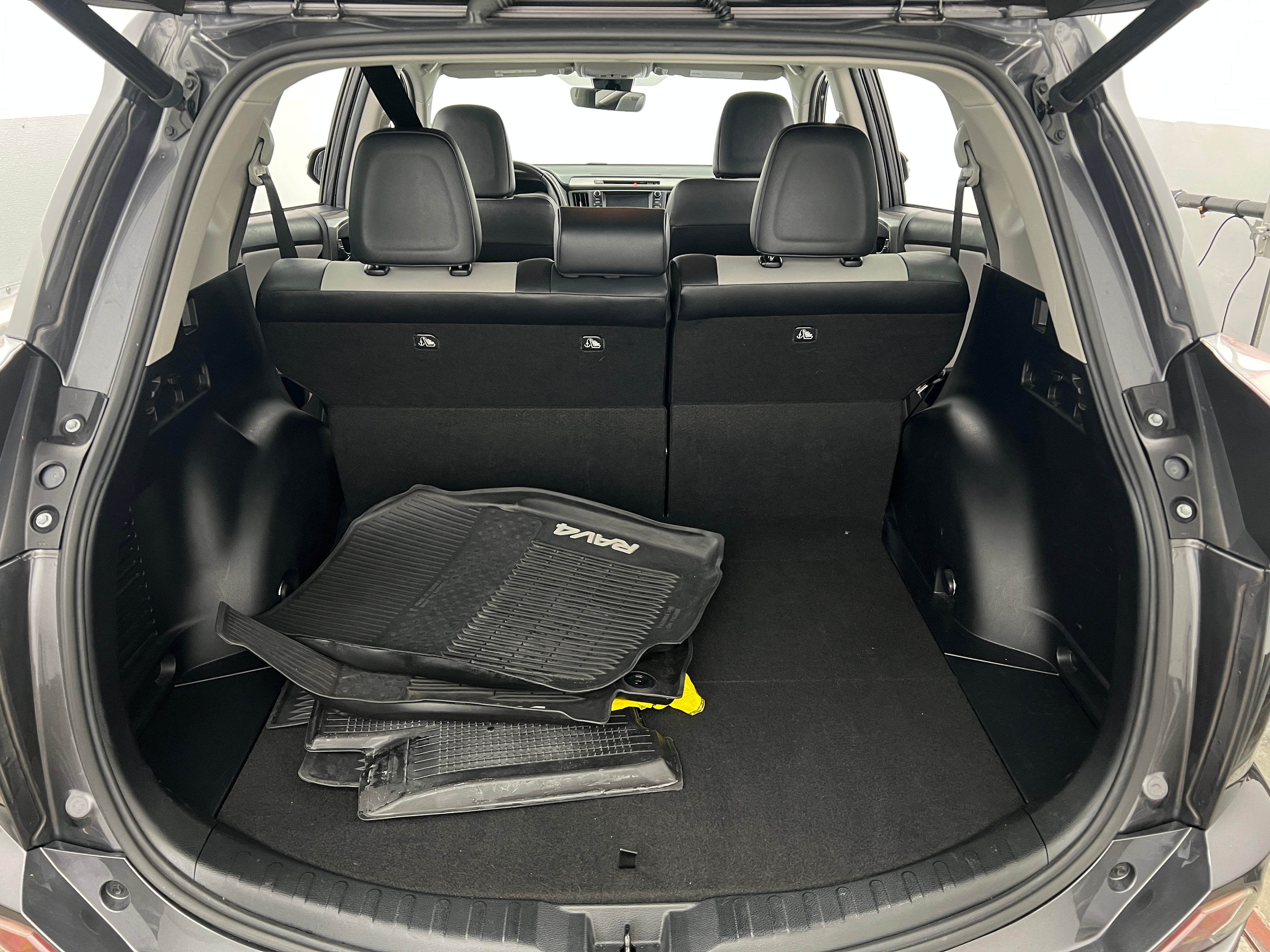 2017 Toyota RAV4 Limited 6