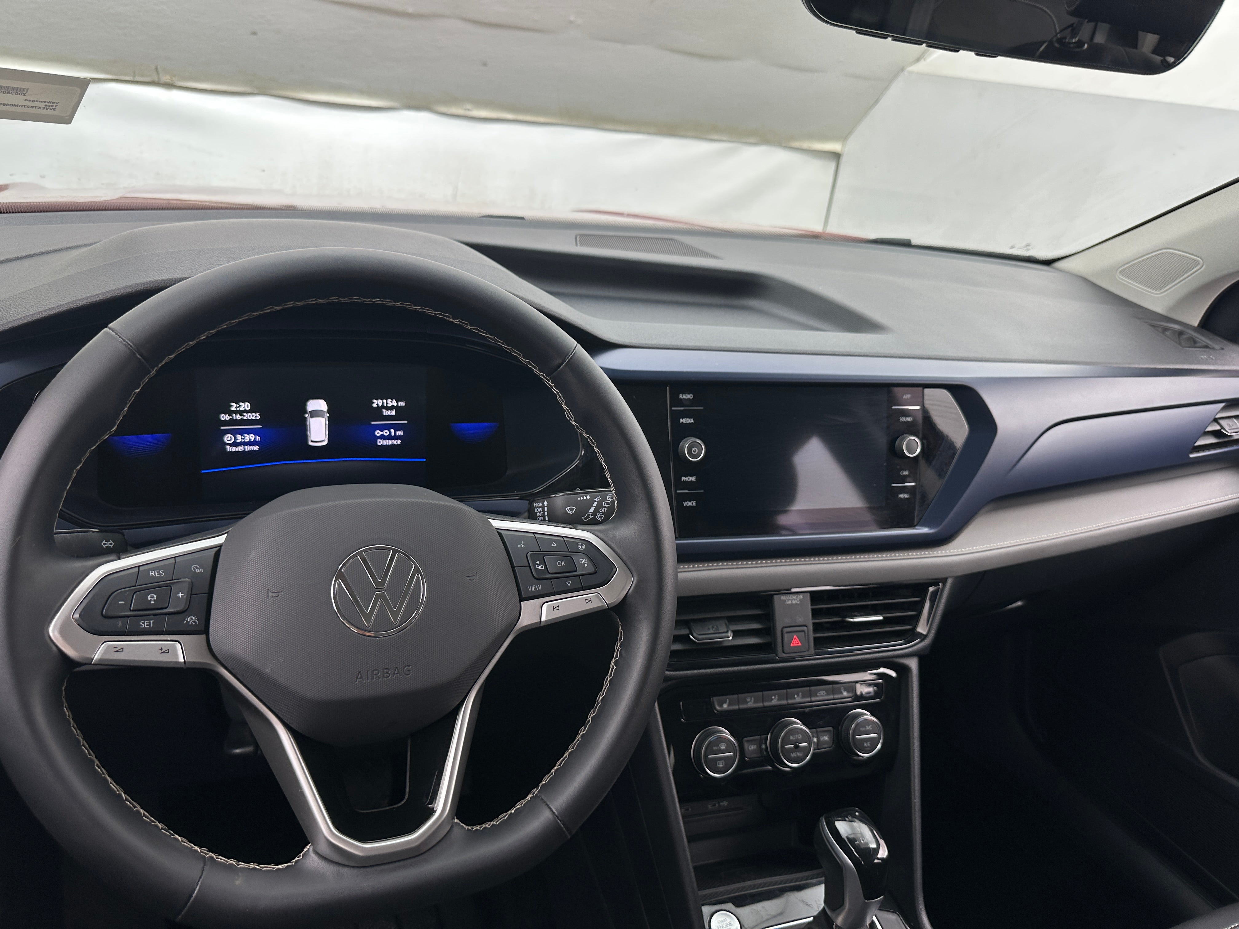 2024 Volkswagen Taos SE 2