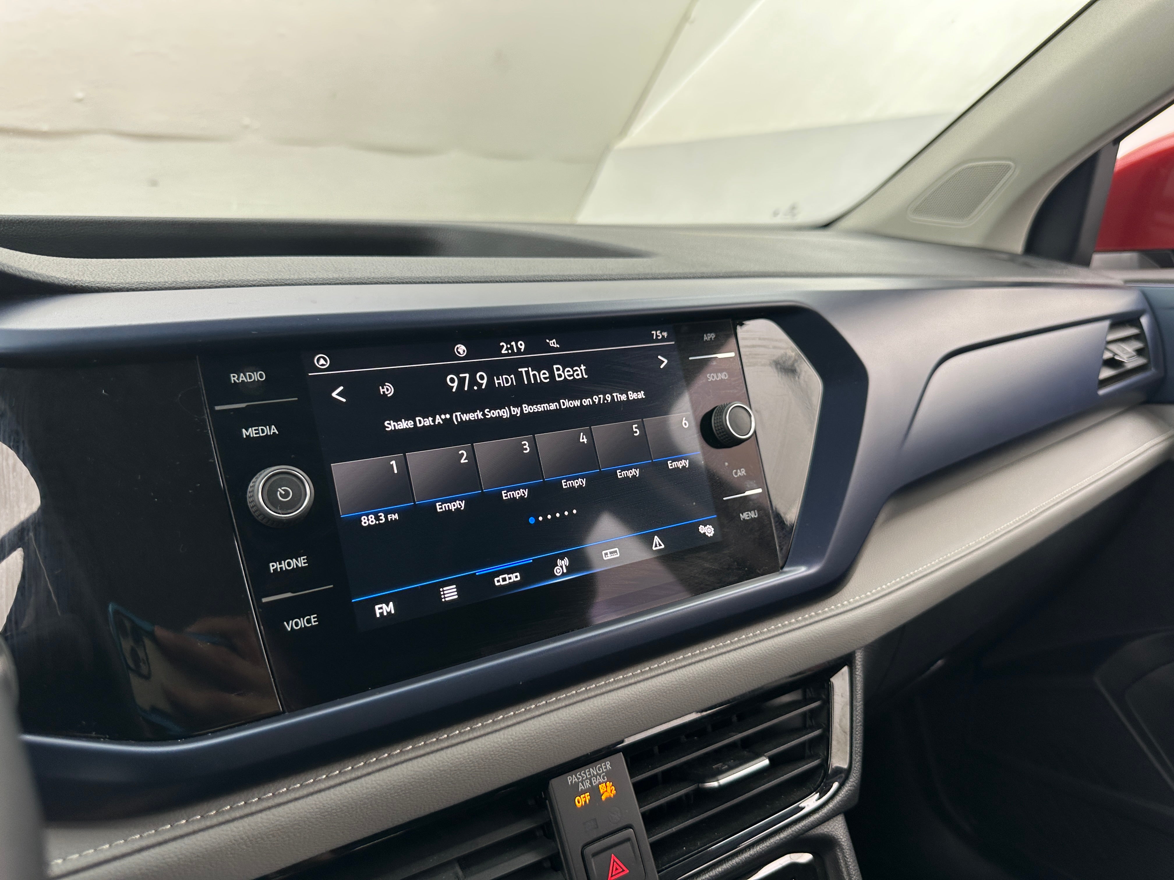 2024 Volkswagen Taos SE 3