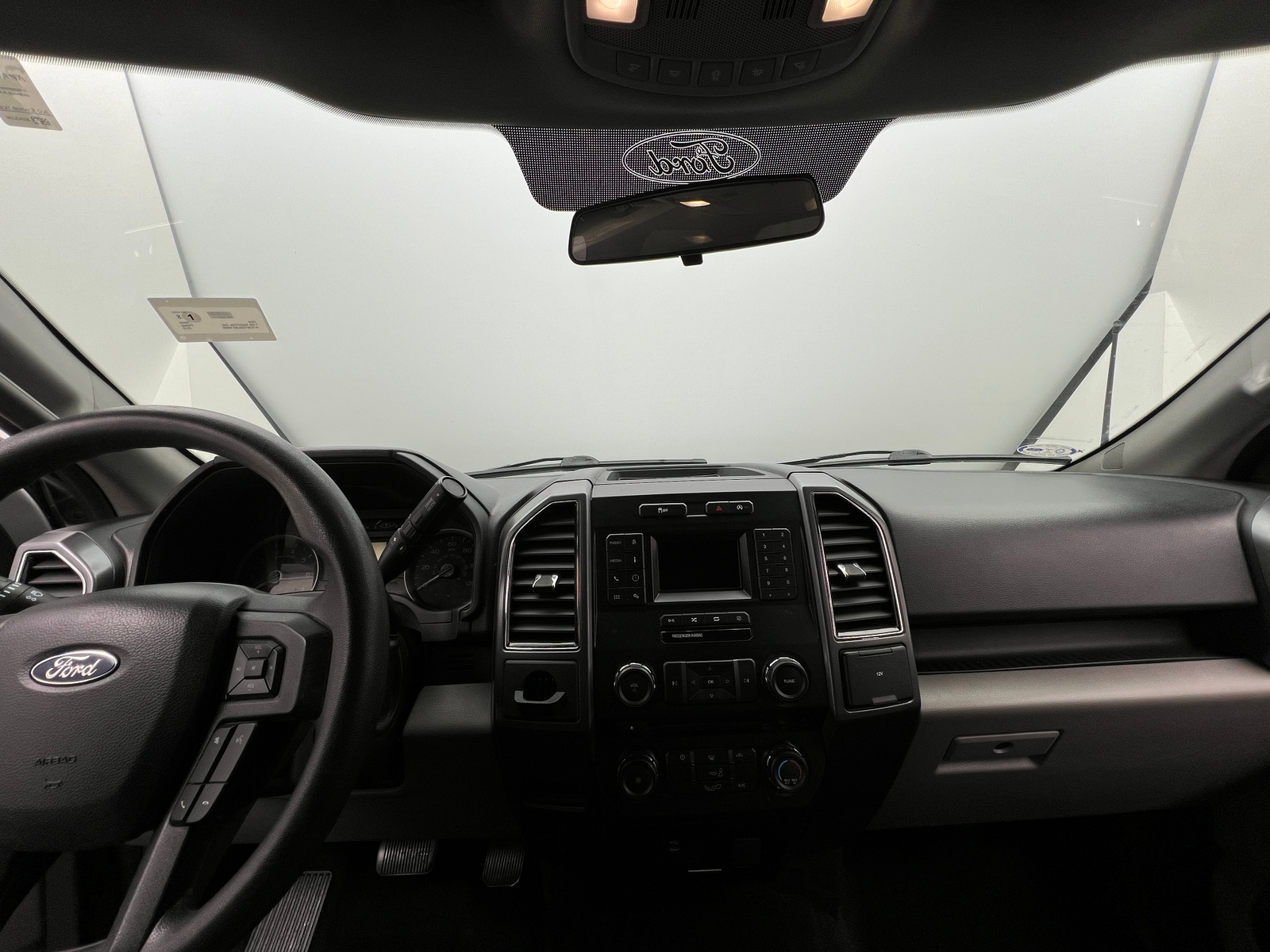 Thumbnail: 2018 Ford Econoline - 3