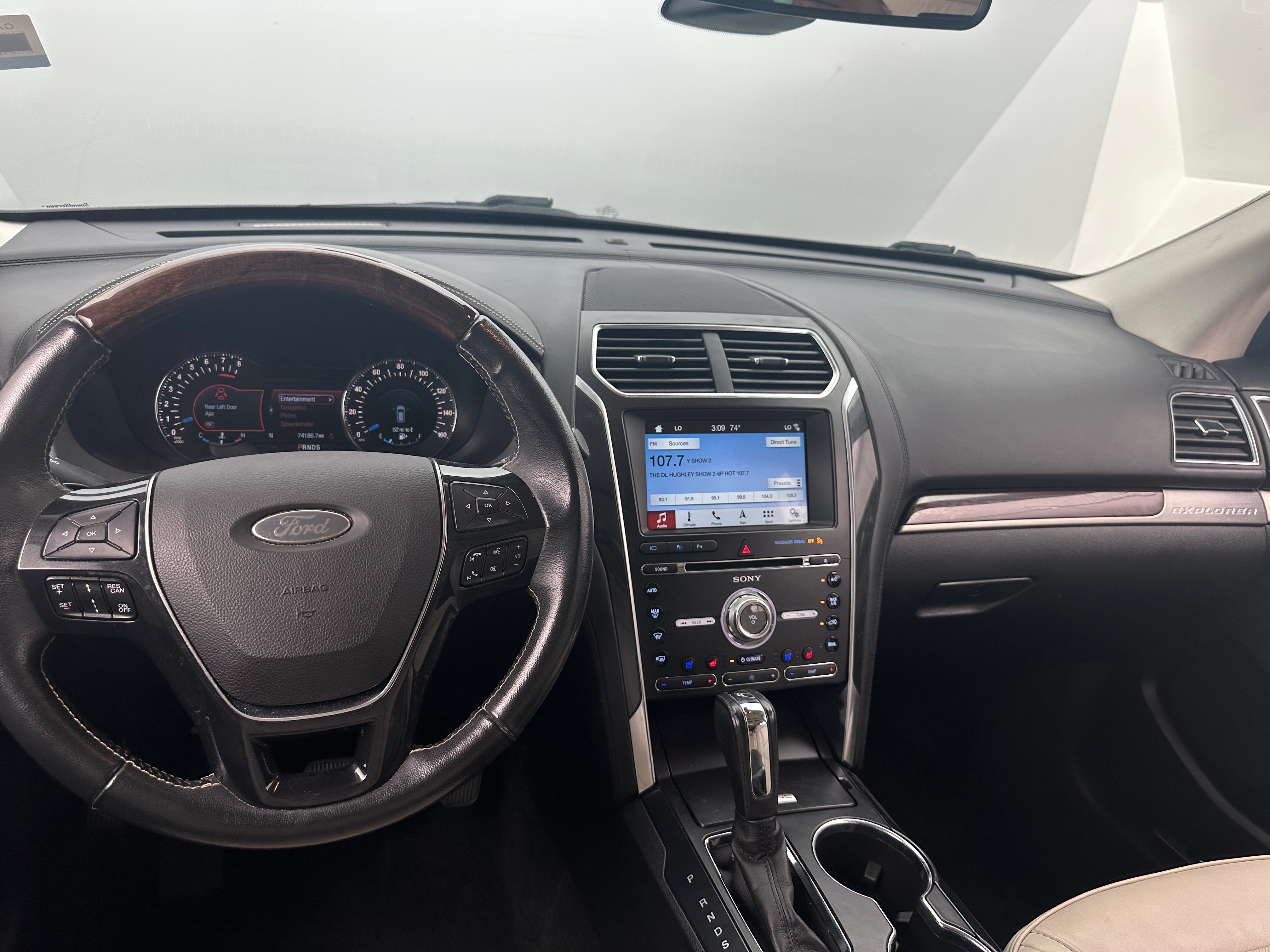 2017 Ford Explorer Platinum 2