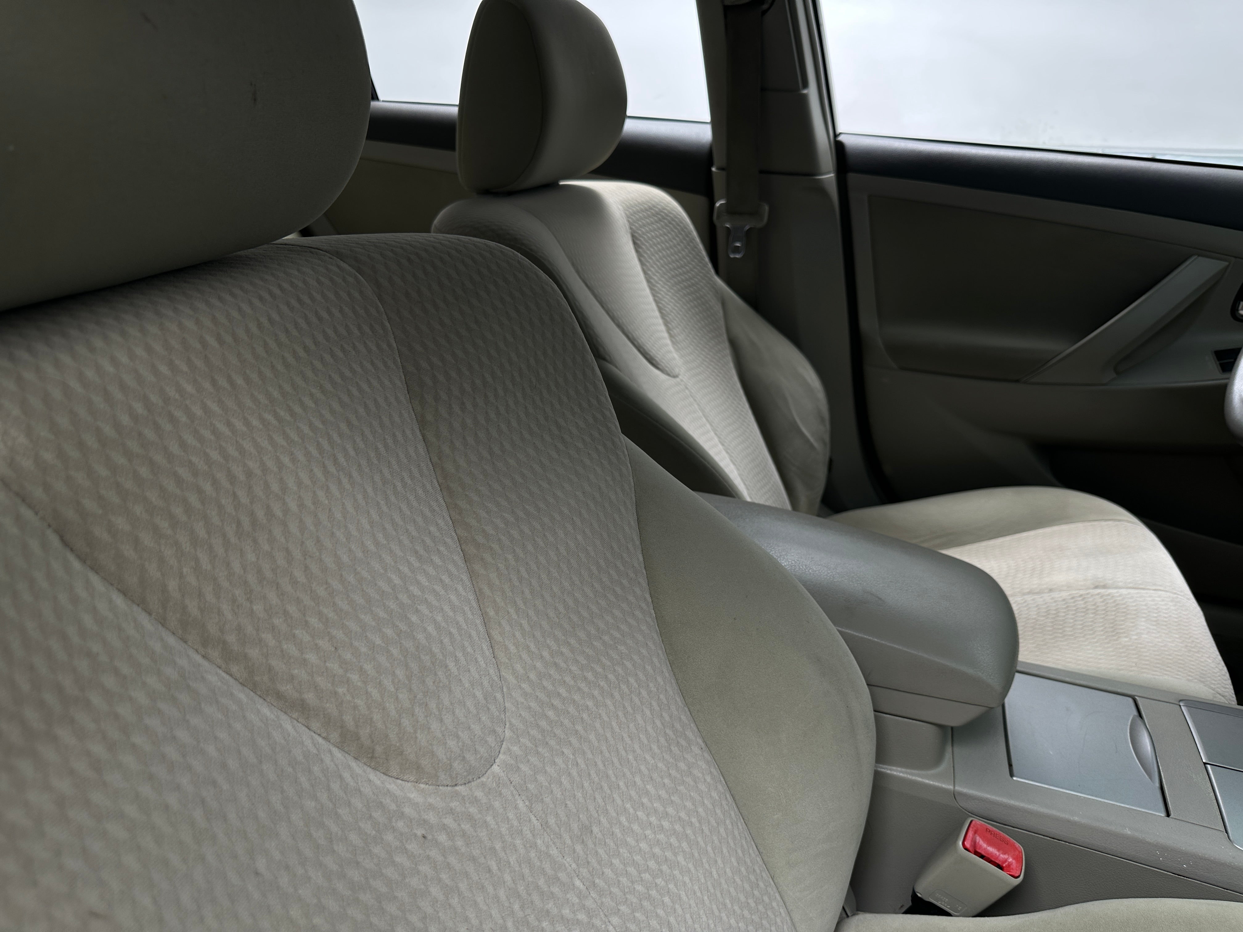 2011 Toyota Camry LE 2