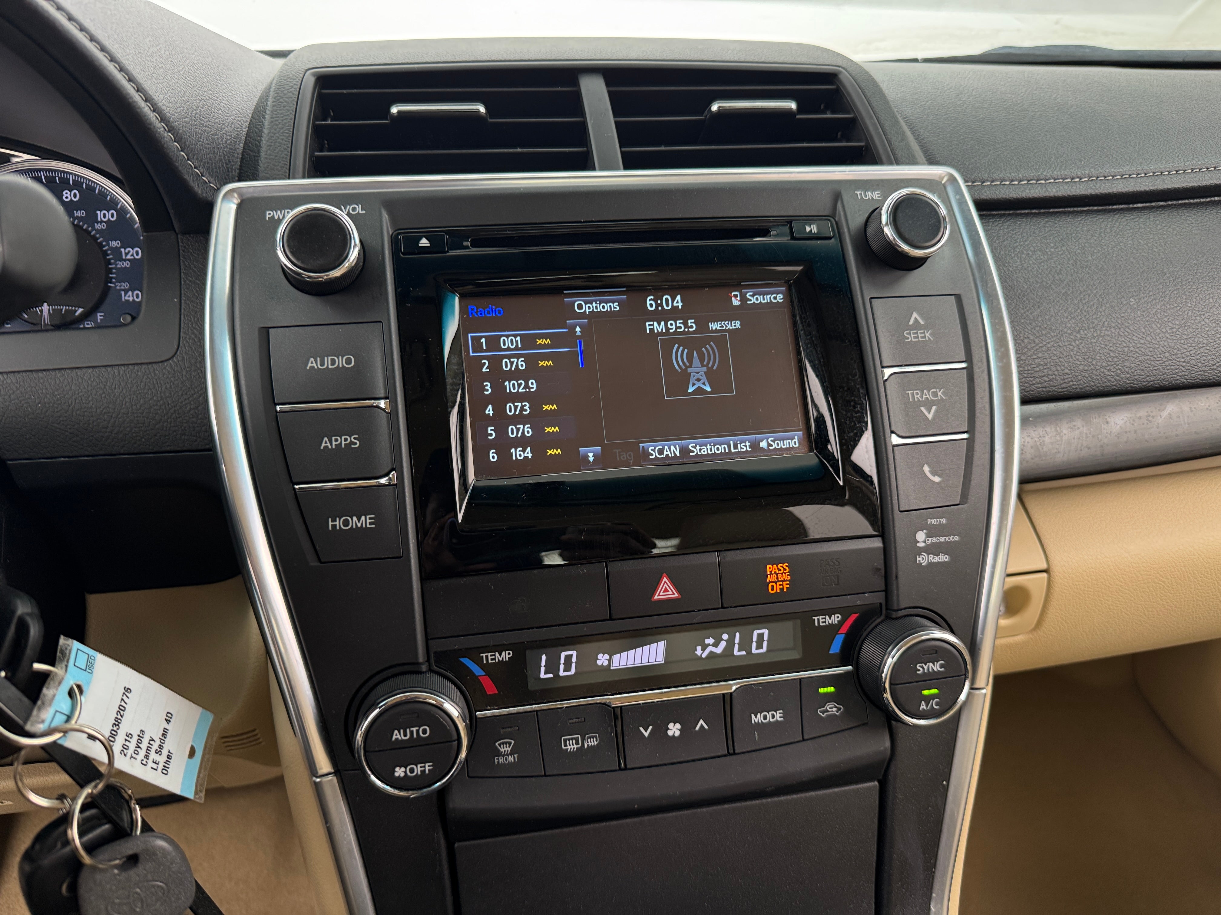 2015 Toyota Camry XLE 3