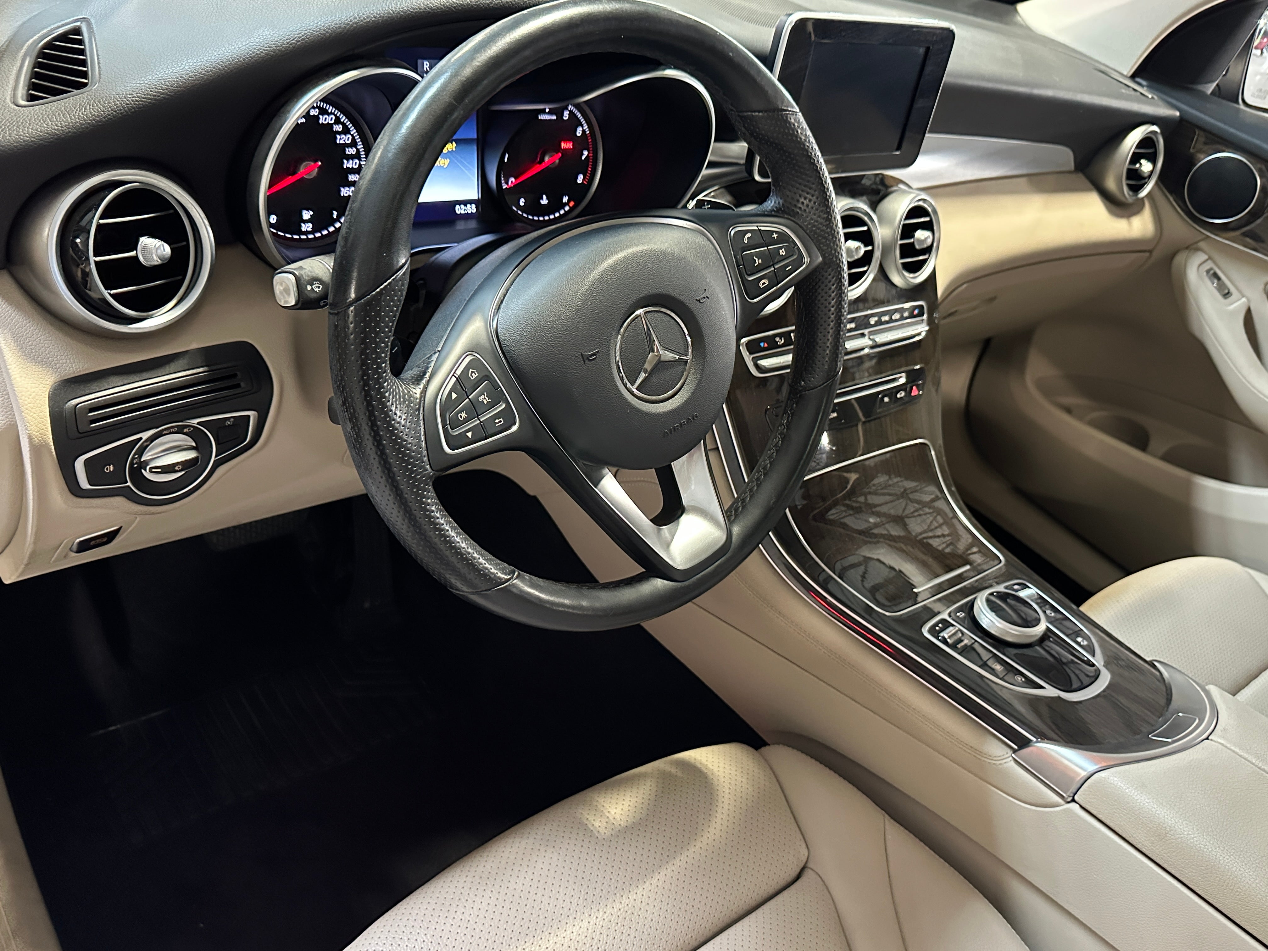 2019 Mercedes-Benz GLC 300 2
