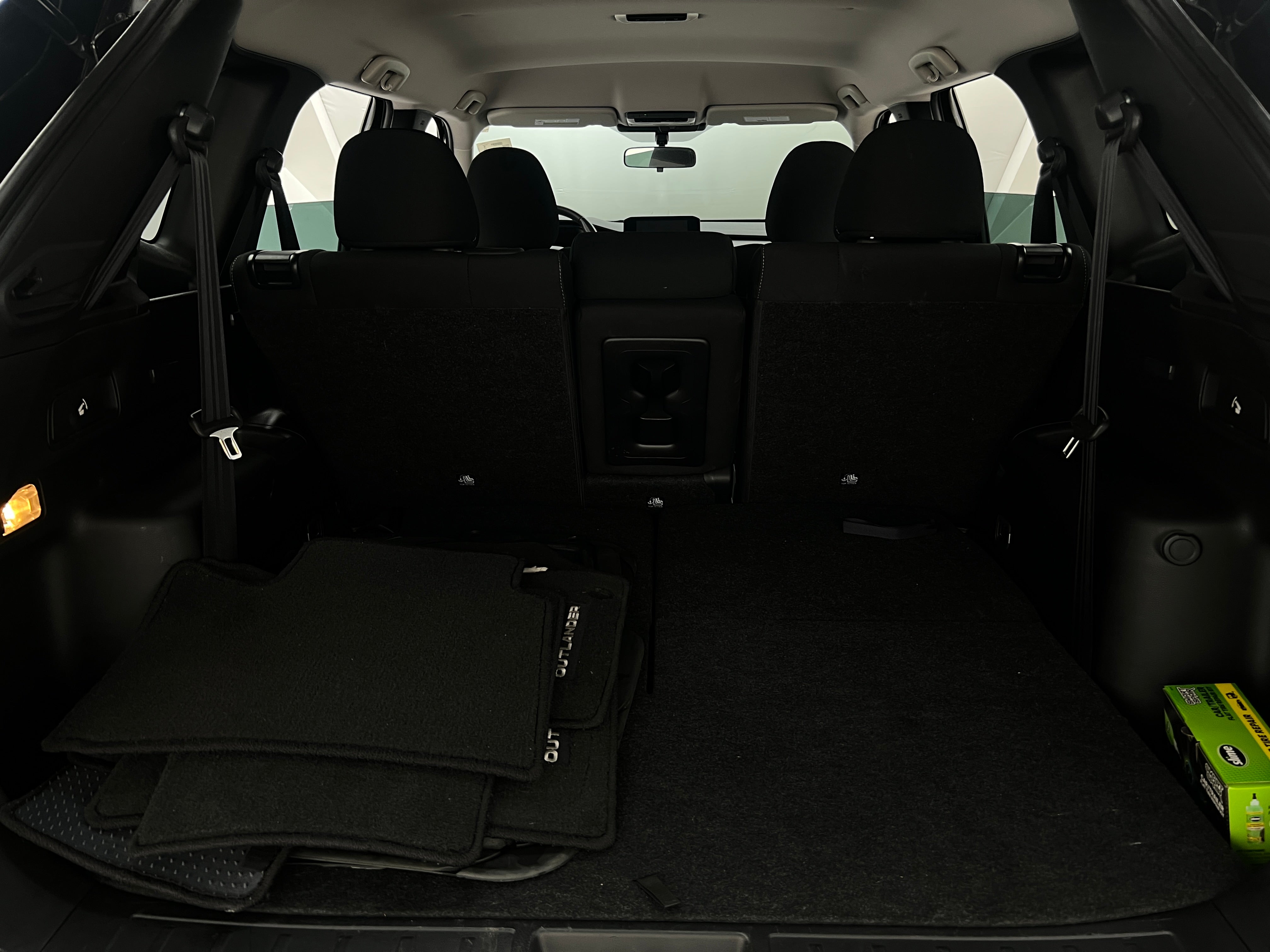 2023 Mitsubishi Outlander ES 7