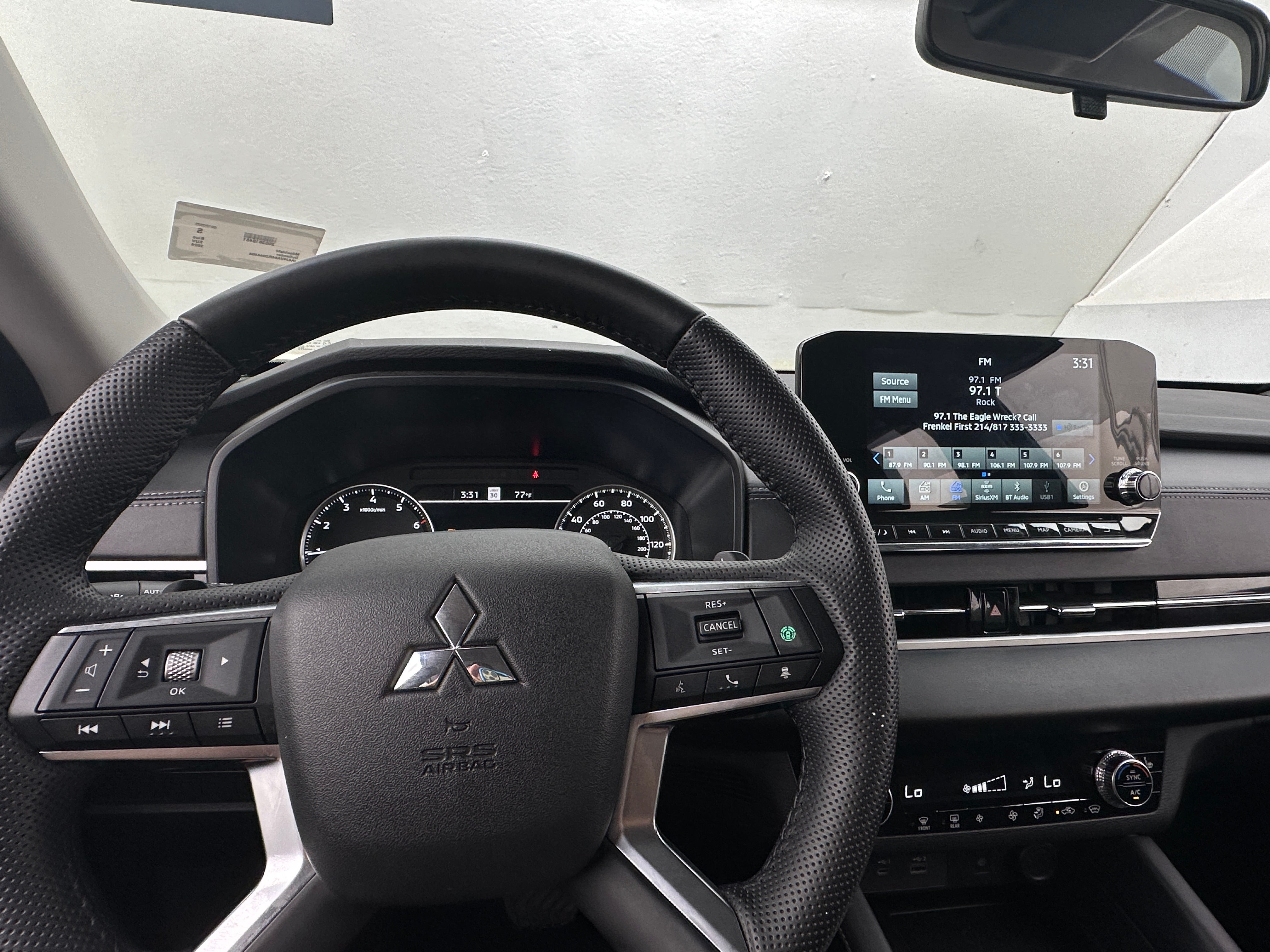 2024 Mitsubishi Outlander SE 2